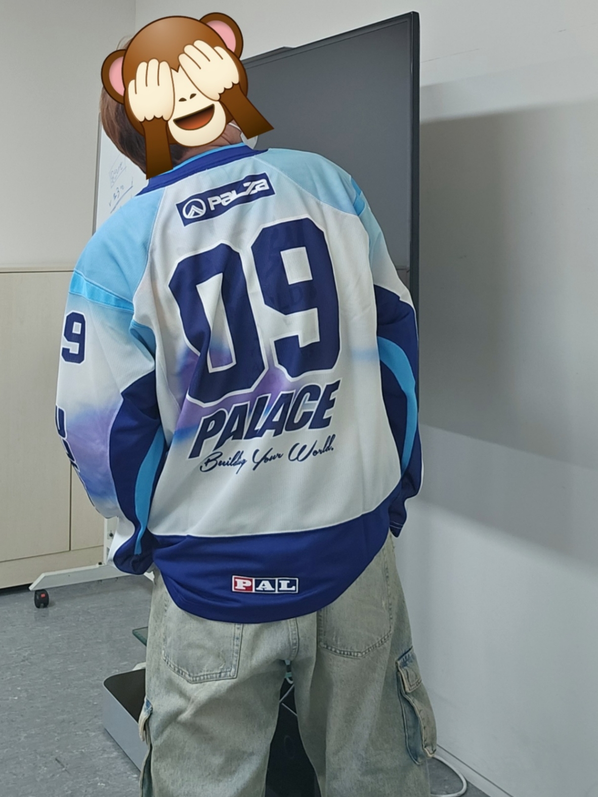 Palace Building Your World Hockey Jersey Blue - 24FW, Zara Utility Cargo Jeans Blue 착용 스타일 - 4