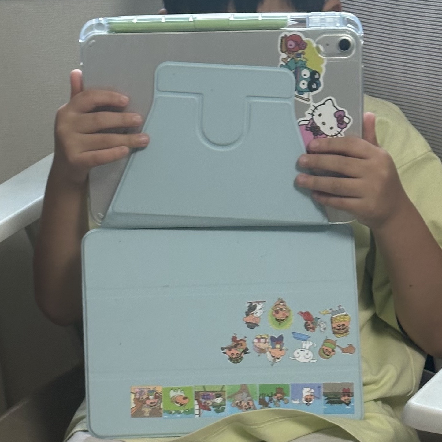 Apple iPad 10th Gen Wifi 64GB Silver (Korean Ver.) 착용 스타일