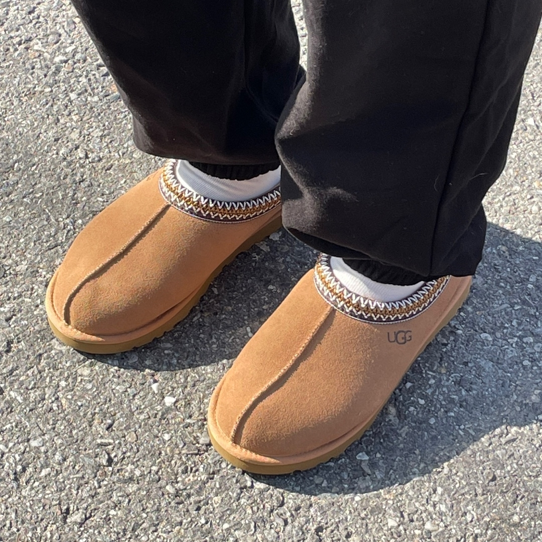 UGG Tasman Slipper Chestnut 착용 스타일 - 1