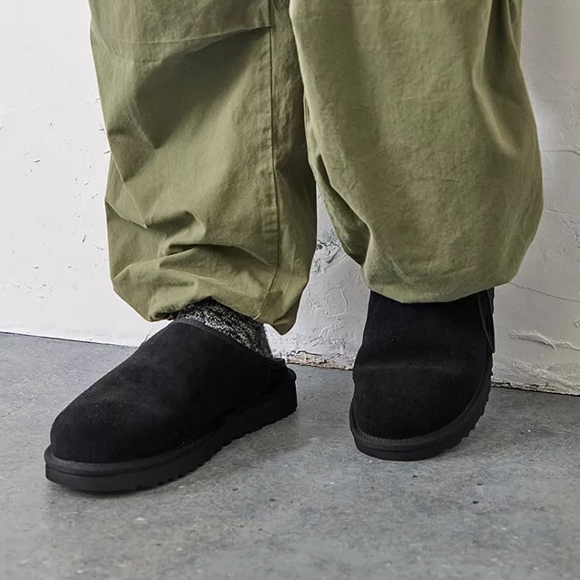 UGG Classic Slip-On Black 착용 스타일