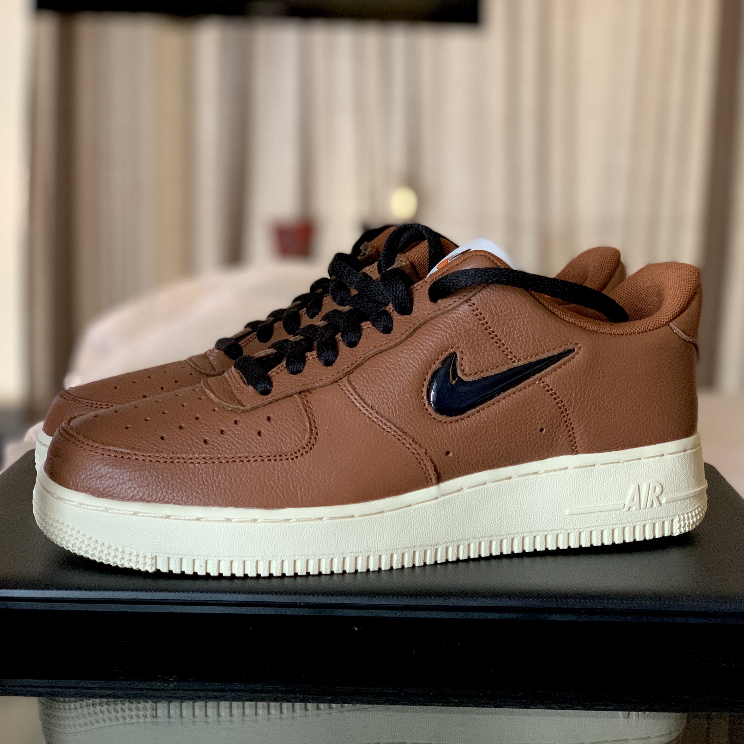 Nike Air Force 1 '07 PRM Vintage Pecan 착용 스타일