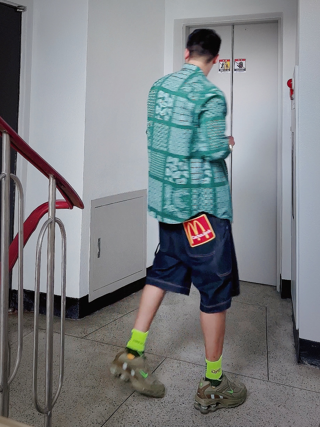 Supreme Paisley Grid Shirt Black - 20SS, Nike x Supreme Shox Ride 2 SP Neutral Olive 착용 스타일 - 4