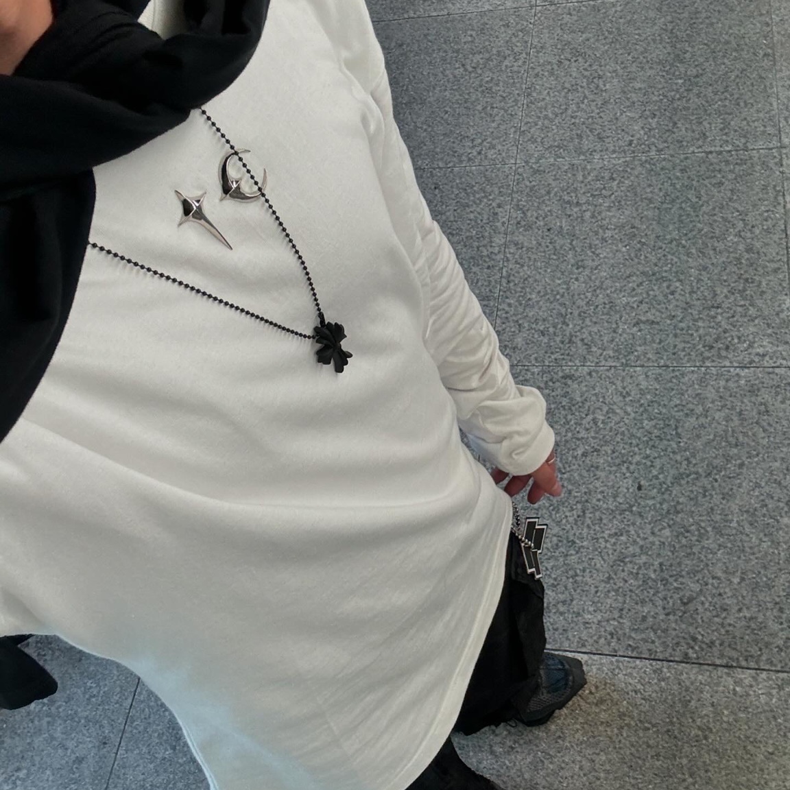 Thug Club Arab Sword Sleeve White - 24FW, Nike x Matthew M Williams Zoom 004 Triple Black 착용 스타일