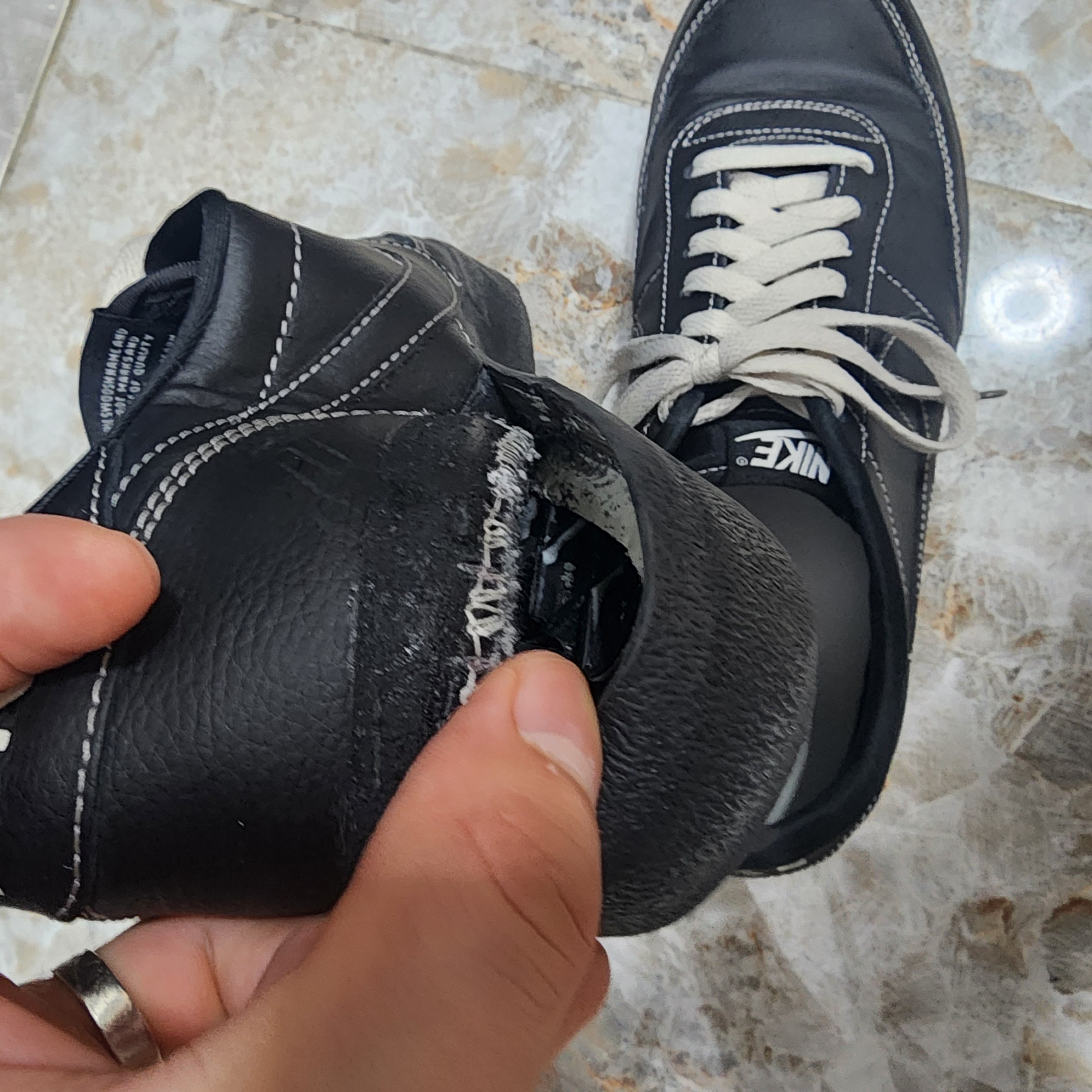 Nike Killshot 2 Black Phantom 착용 스타일