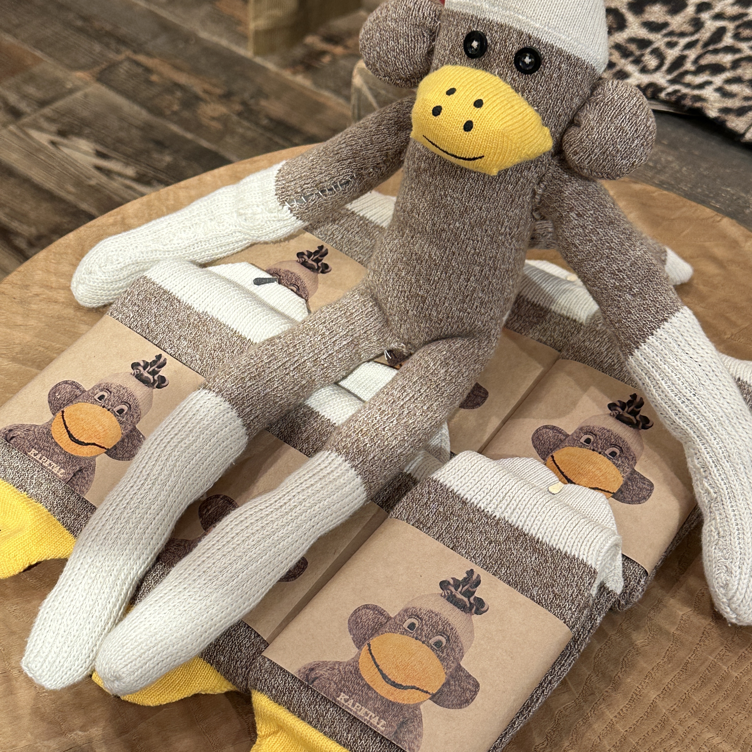 Kapital 96 Pieces Monkey DIY Socks Brown 착용 스타일 - 8