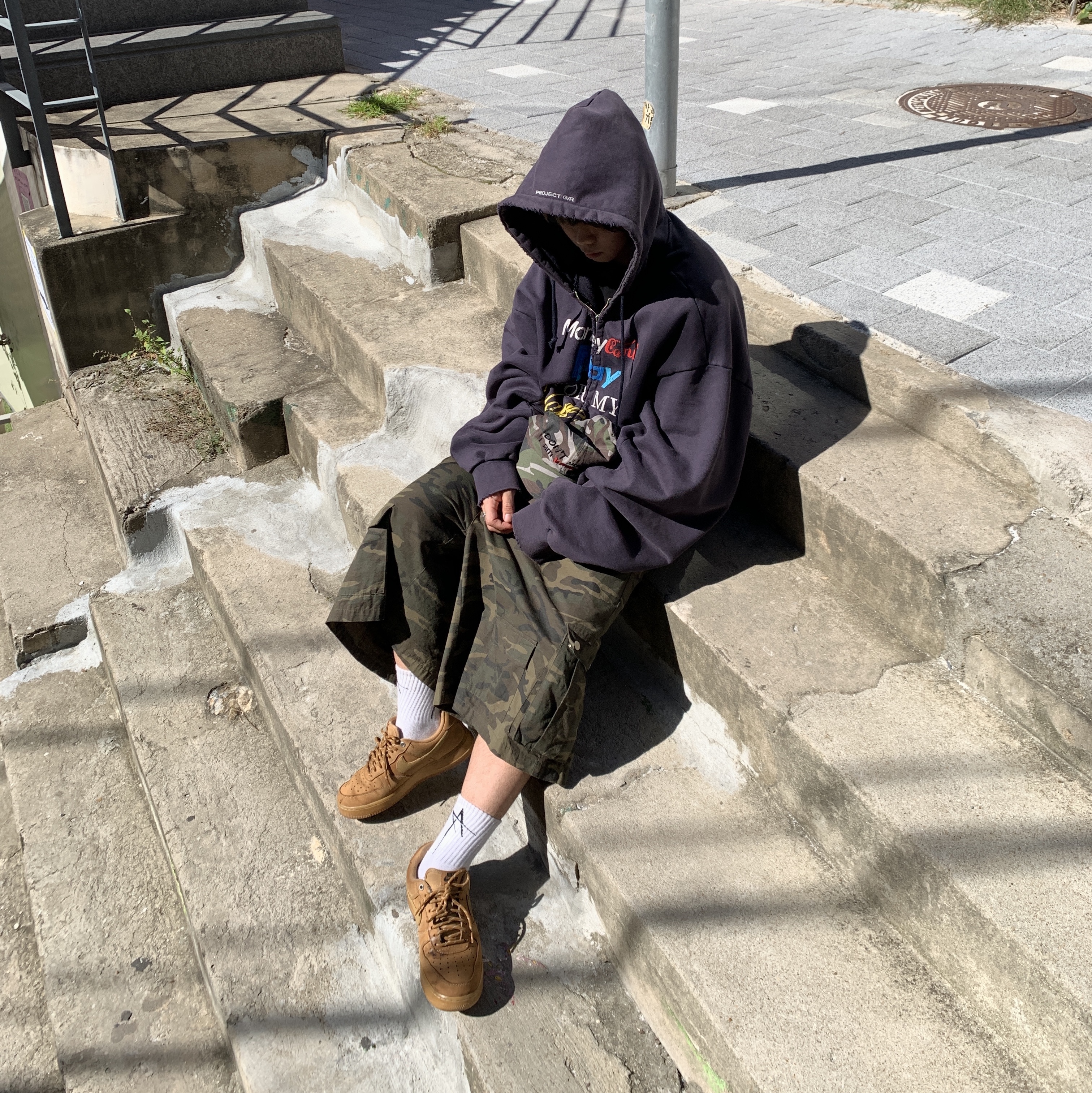 Project G/R Happiness Zip Hoodie Navy 착용 스타일 - 3