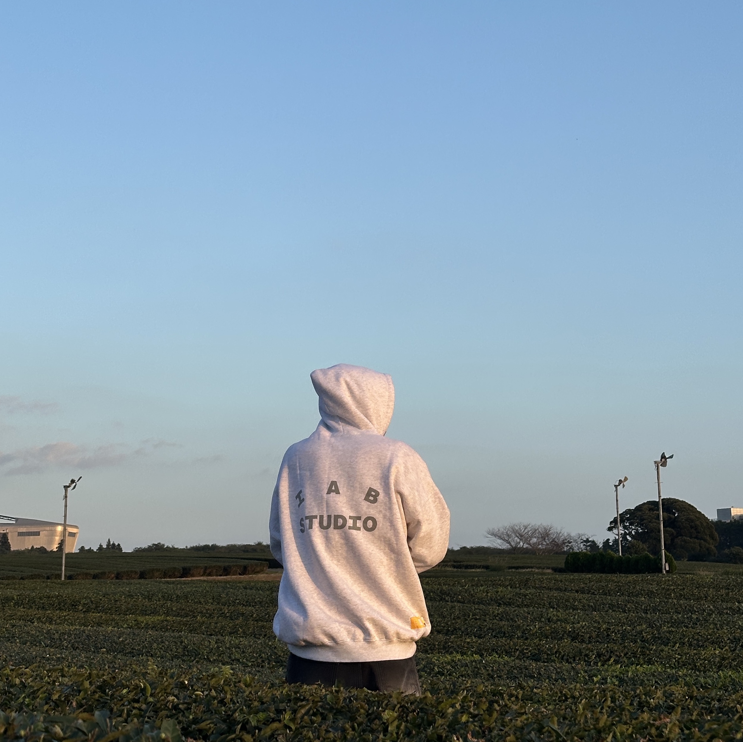 IAB Studio Hoodie Light Gray, Jordan 1 Mid Chicago Black Toe 착용 스타일