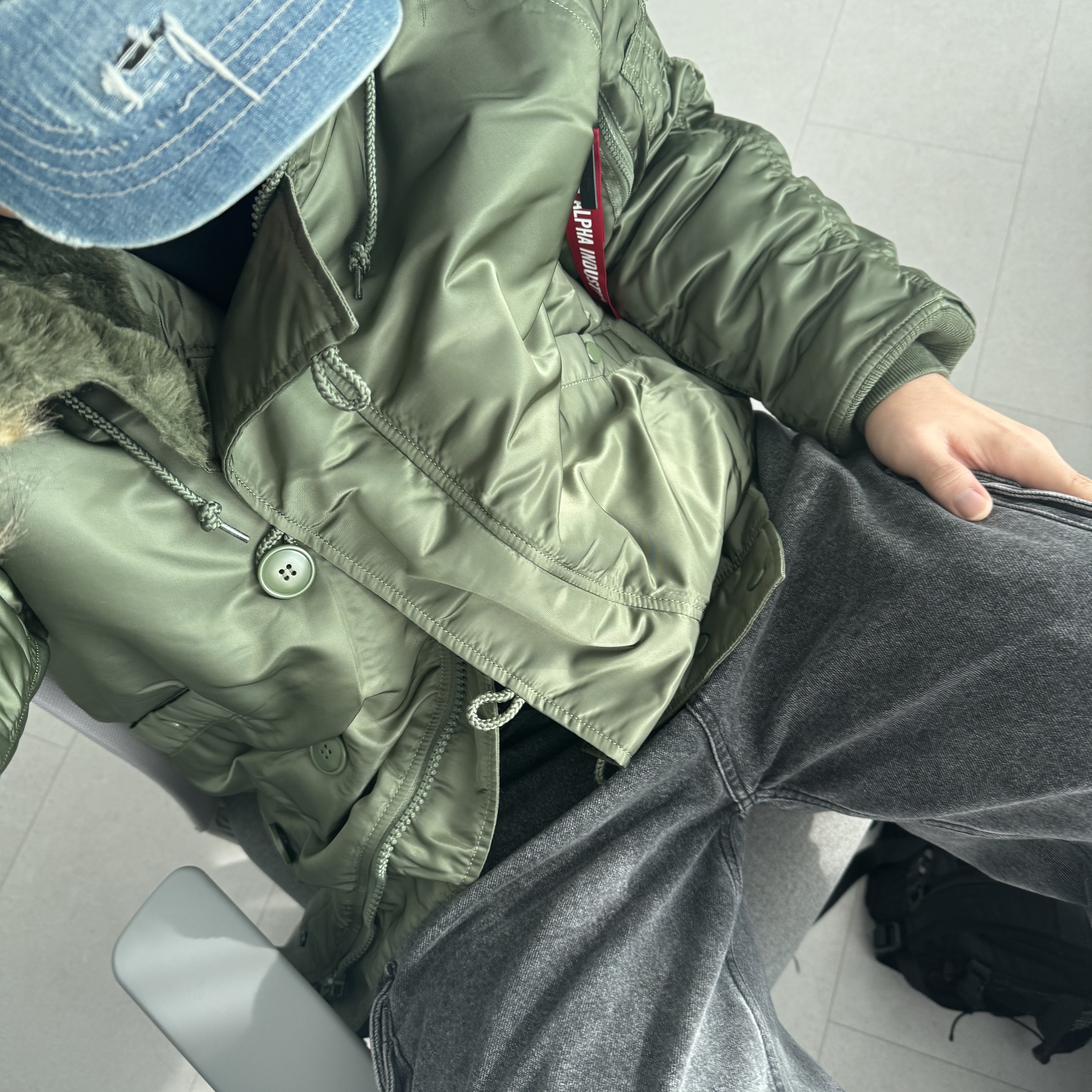 ALPHA INDUSTRIES N-2B Short Waist Parka Sage 착용 스타일