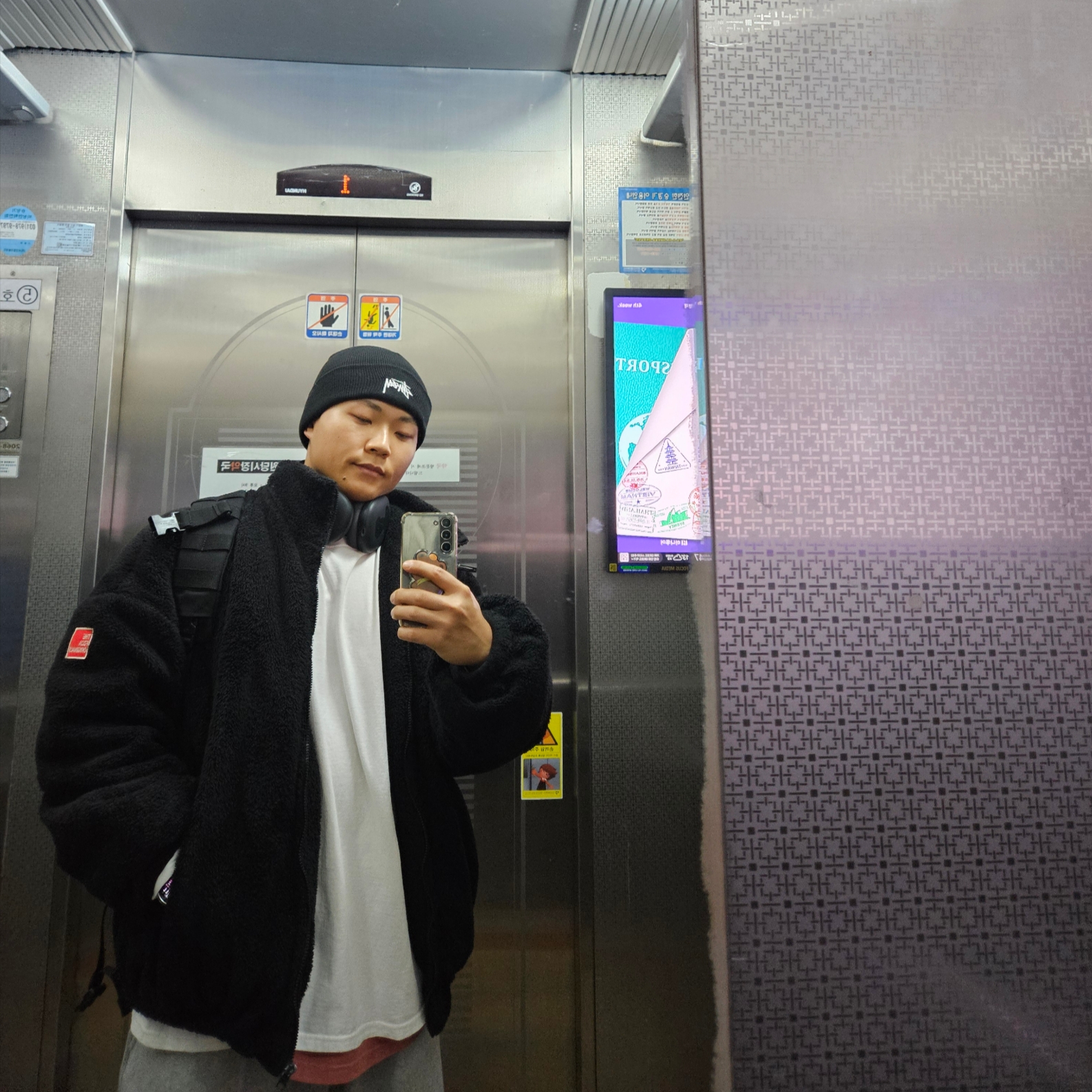 Stussy Stock Cuff Beanie Black, Stussy Basic Stussy LS T-Shirt White 착용 스타일