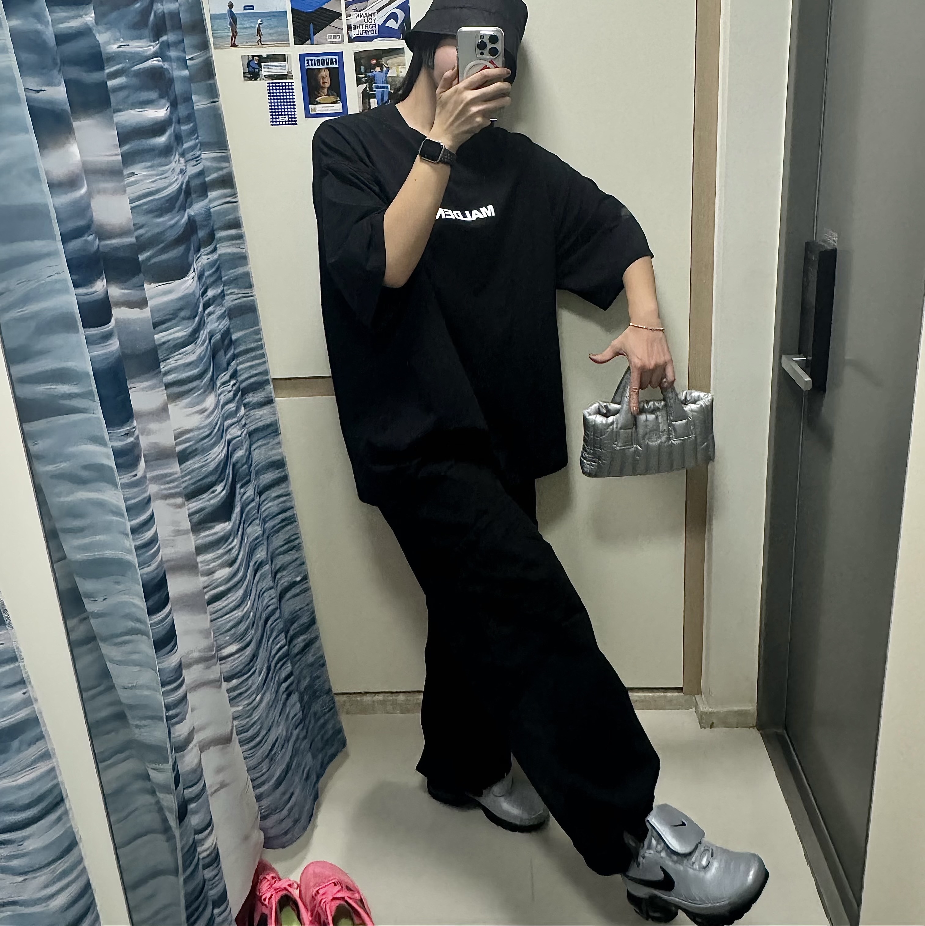 Nike Air Max Plus TNPO Wolf Grey and Black, New Balance Fuelcell Rebel v4 Ultra Pink Black - 2E Wide 착용 스타일 - 1