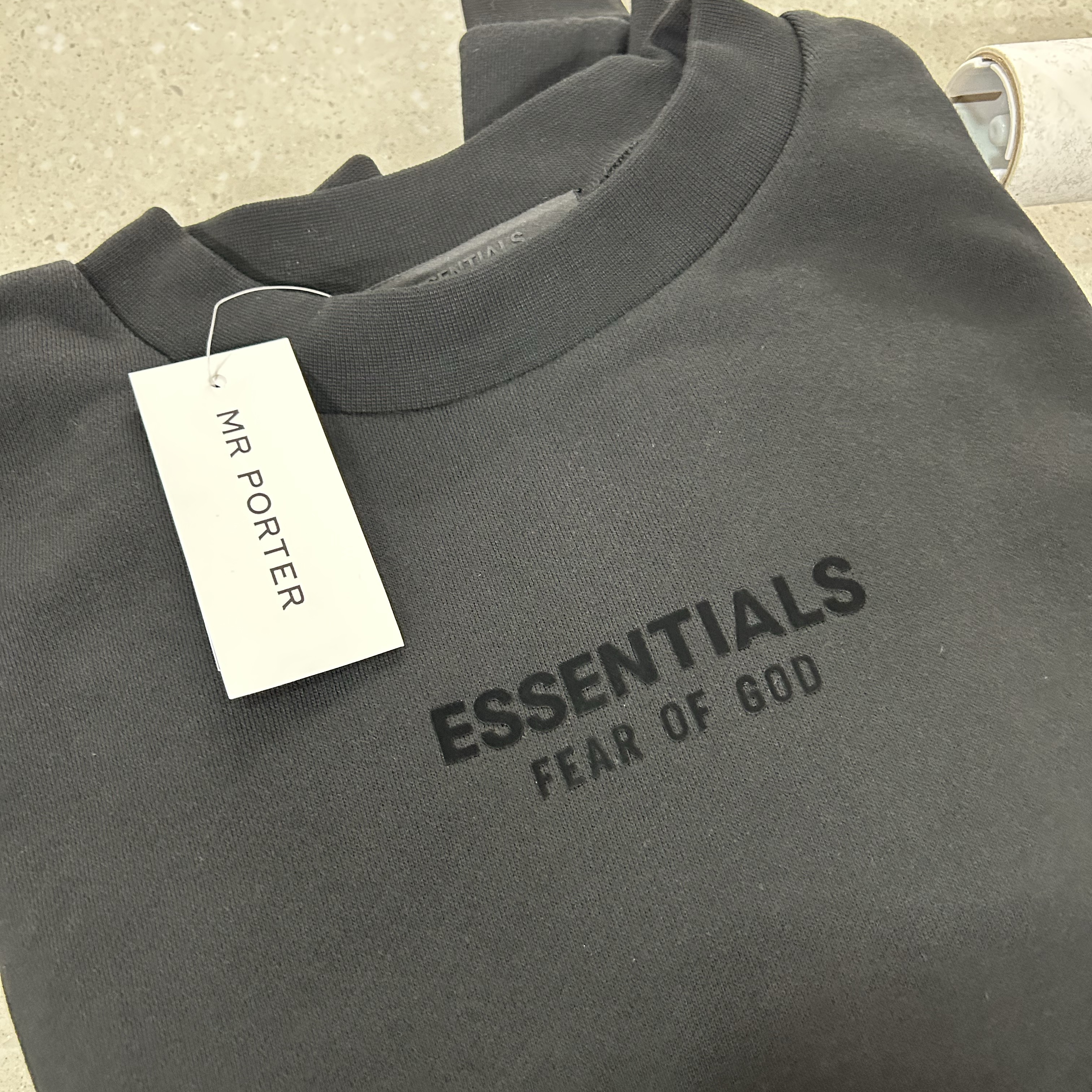 Essentials Crewneck Jet Black - 23FW 착용 스타일