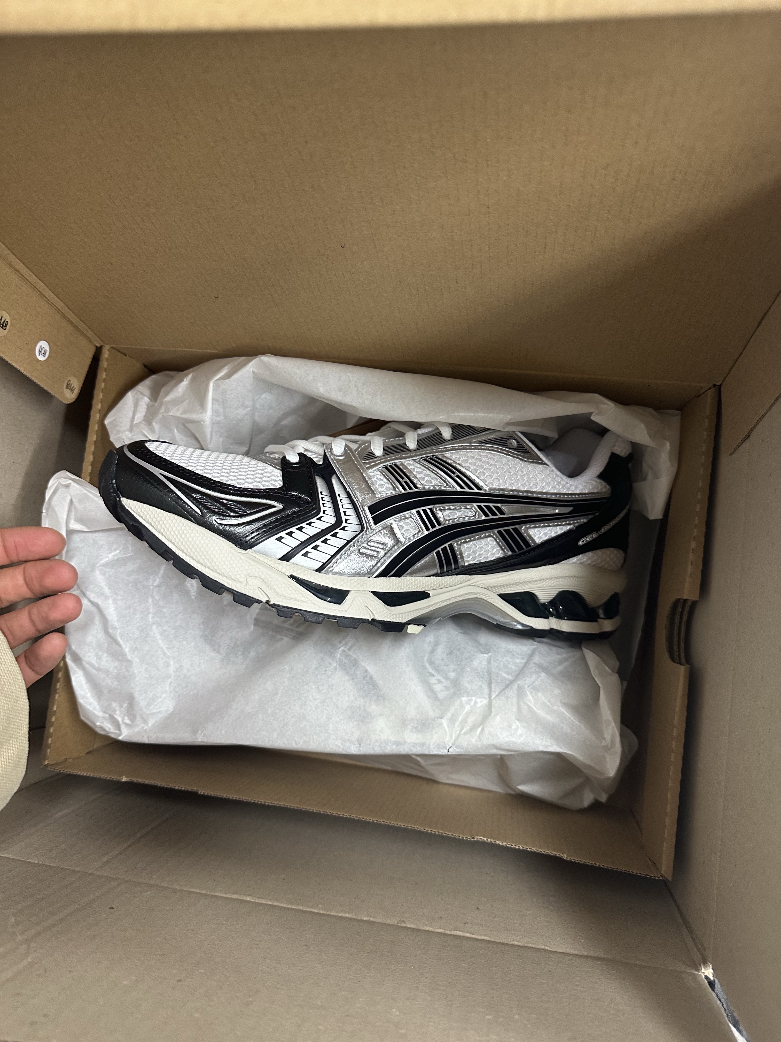 Asics Gel-Kayano 14 White Black 착용 스타일 - 2