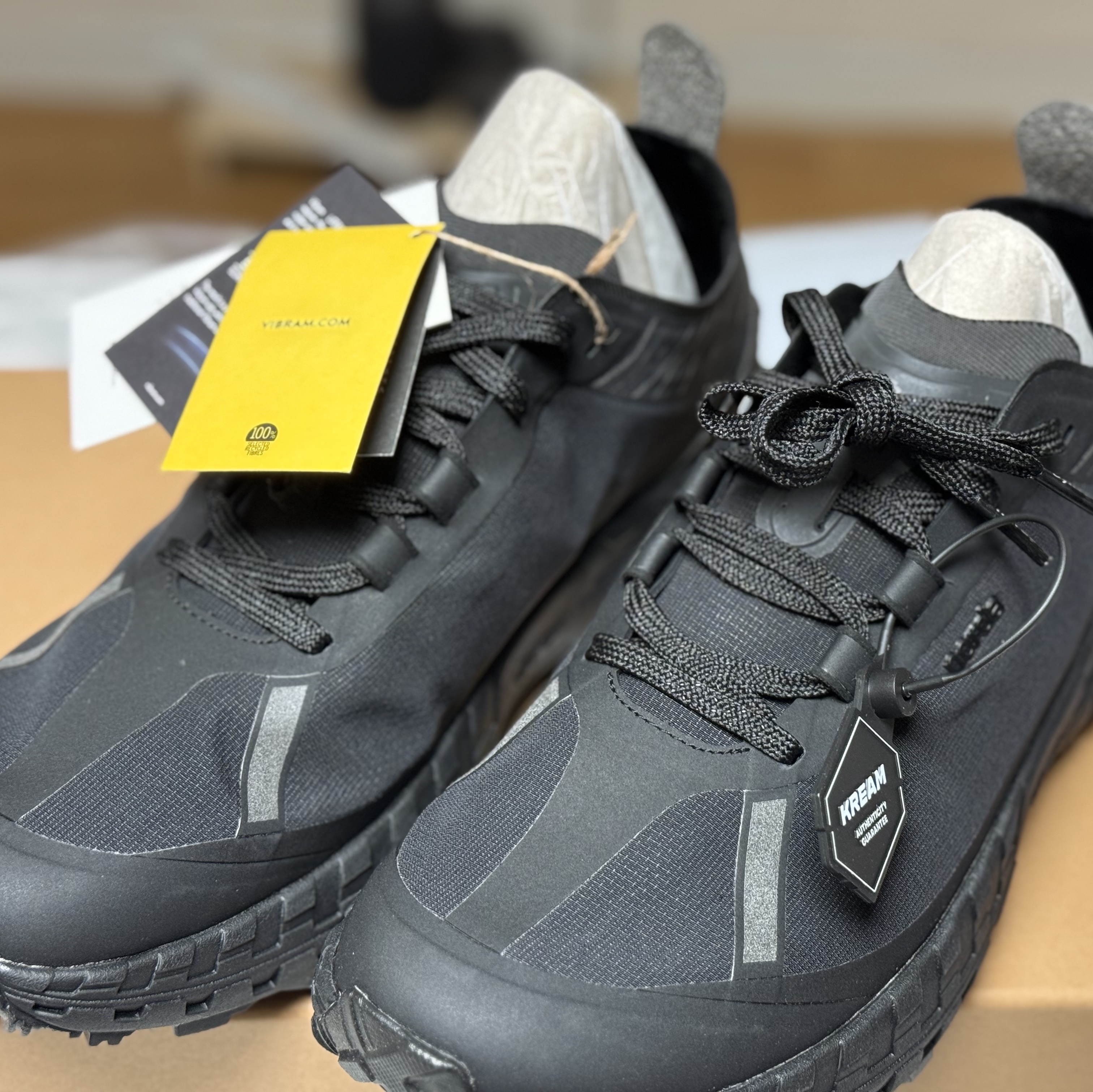 Norda 001/A Stealth Black 착용 스타일