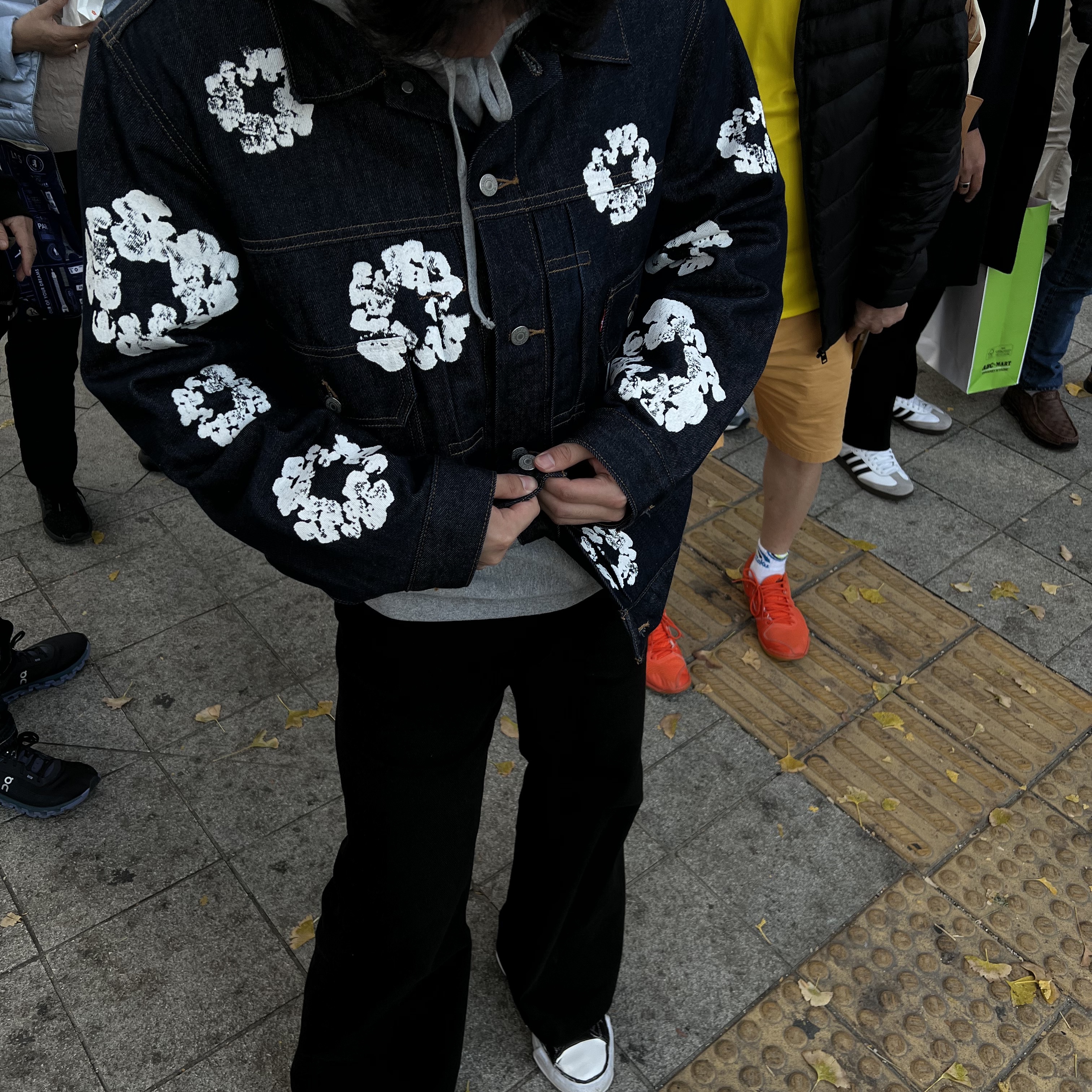 Maison Mihara Yasuhiro Peterson OG Sole Canvas Low Sneakers Black, STU 24 Spring Flared Cotton Pants Black 착용 스타일 - 2