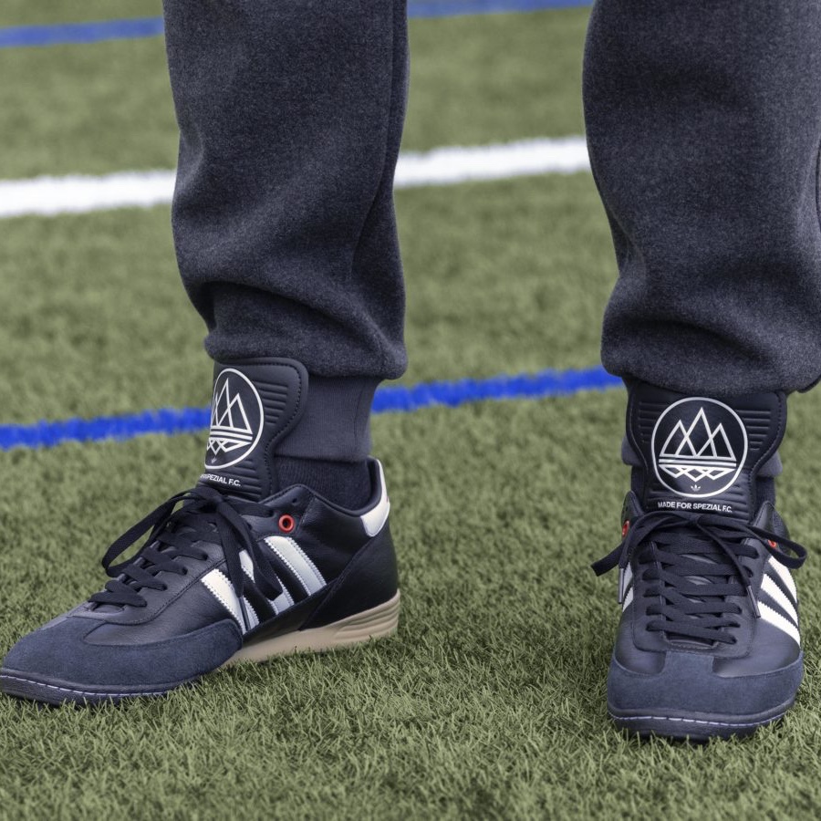 Adidas Mundial Team Spezial FC TF Core Black Cloud White 착용 스타일 - 1