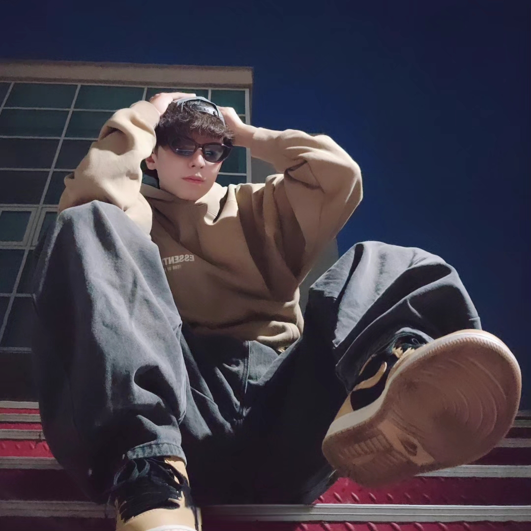 Essentials Hoodie Oak - 22SS, Jordan 1 Retro High OG Vachetta Tan 착용 스타일 - 5