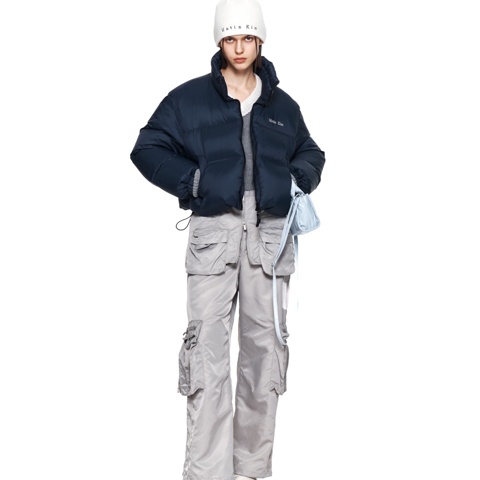 (W) Matin Kim High Neck Classic Crop Puffer Down Jumper Navy 착용 스타일 - 2
