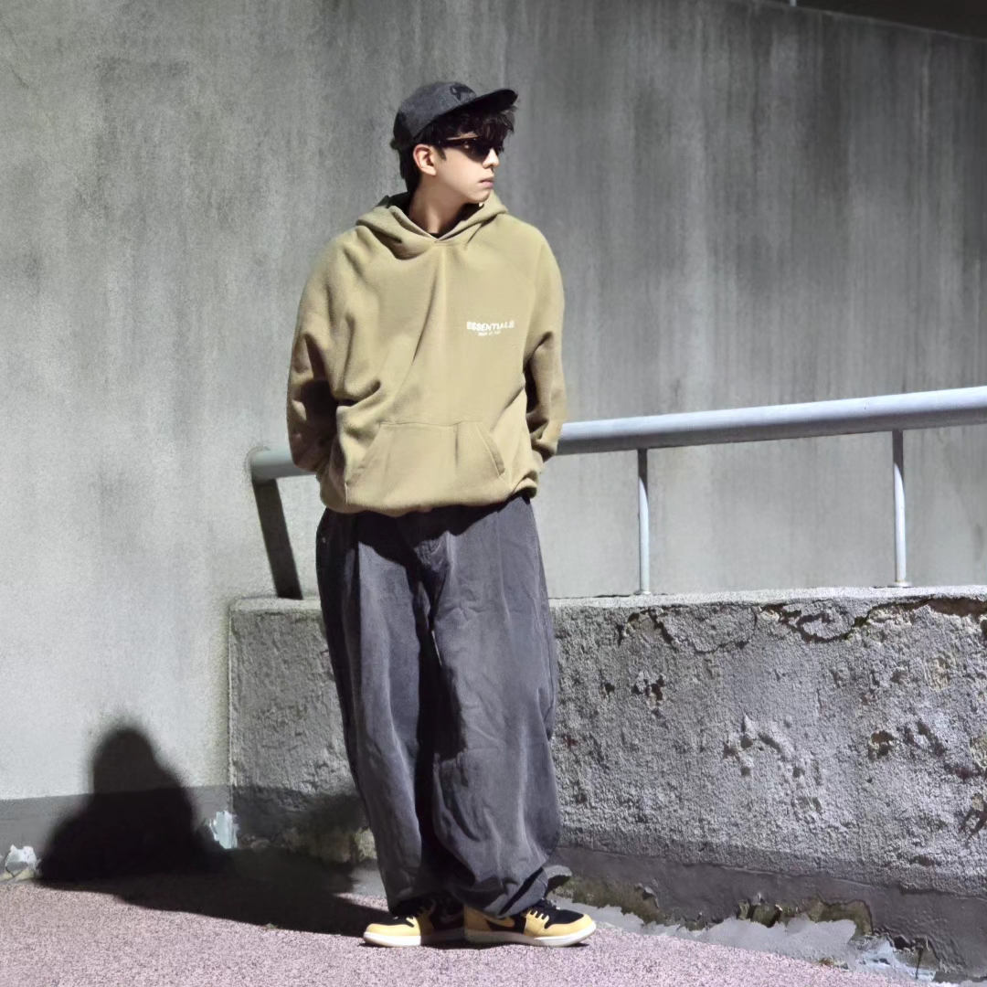 Essentials Hoodie Oak - 22SS, Jordan 1 Retro High OG Vachetta Tan 착용 스타일 - 2