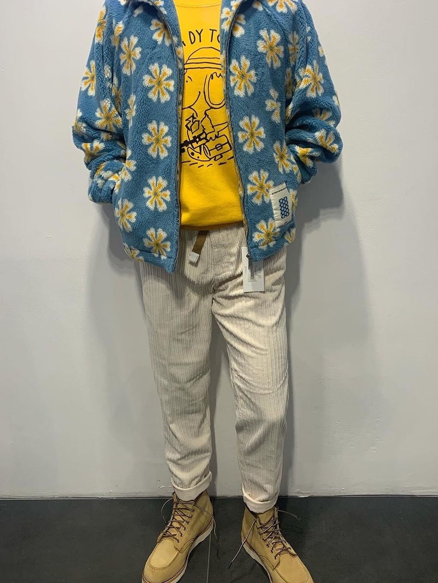 Wild Donkey Go Home Crewneck Sweatshirt Bleached Sunflower - 24FW 착용 스타일