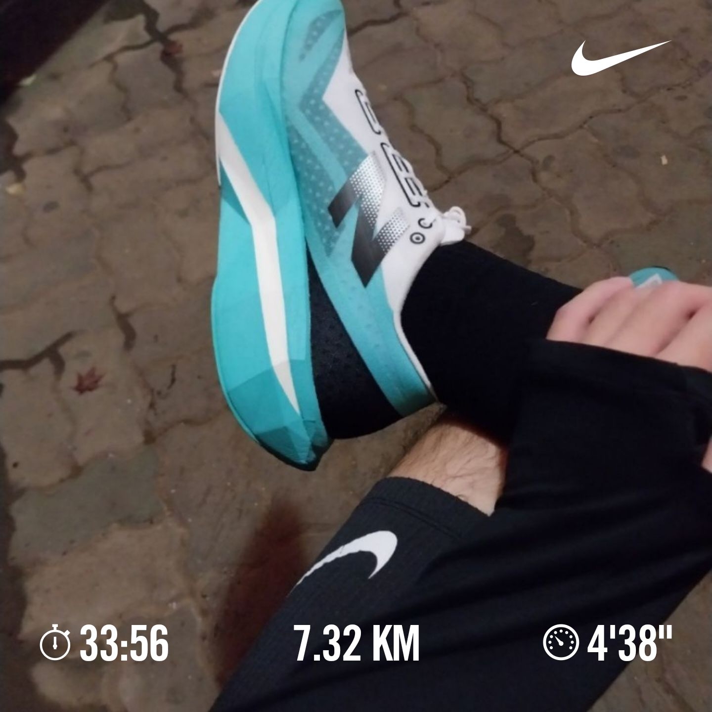 New Balance Fuelcell Supercomp Elite v4 Cyber Jade White - D Standard, Nike Dri-Fit ADV Aeroswift Running Half Tights Black - Asia 착용 스타일