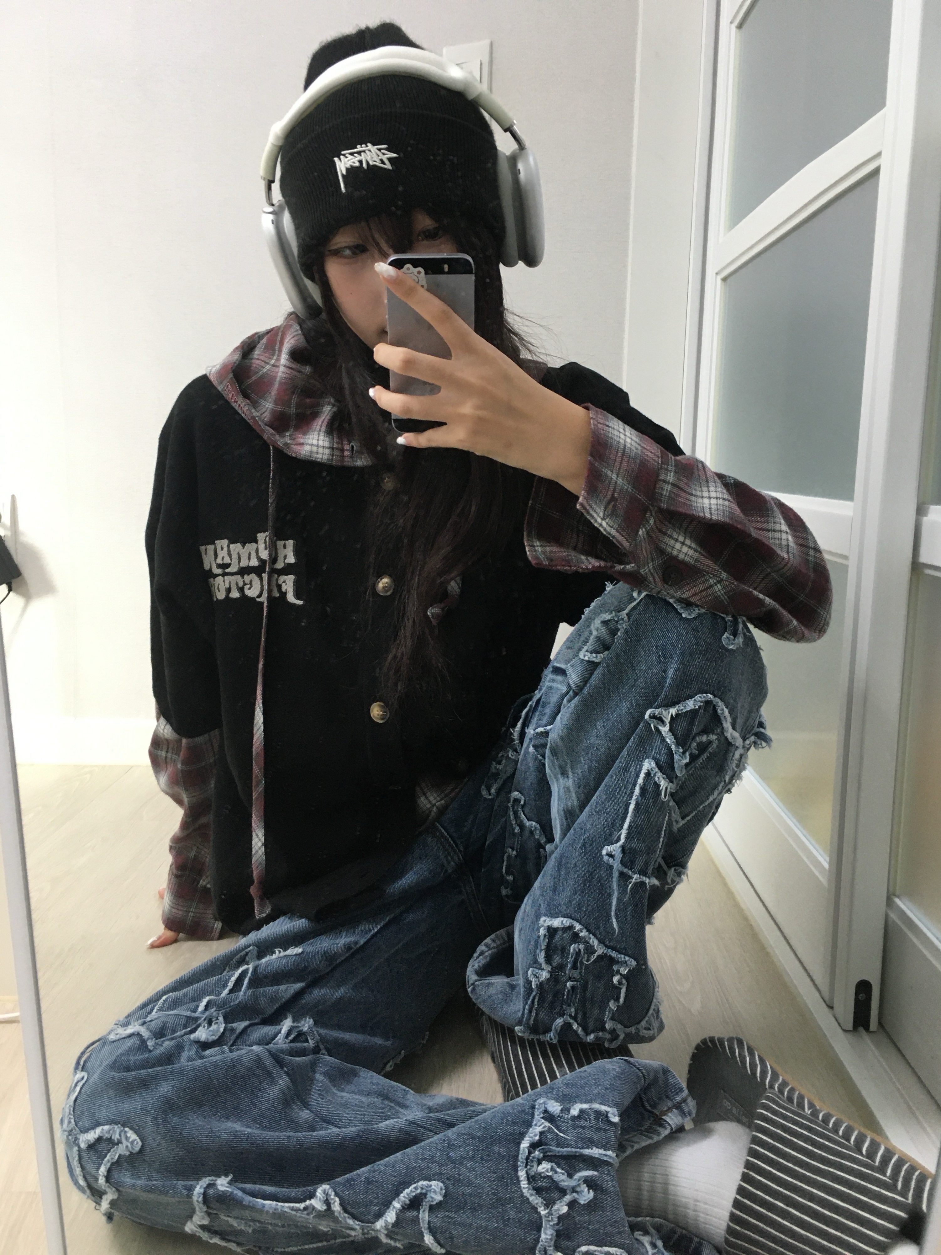 Nike x Stussy NRG Cuffed Beanie Black, Apple AirPods Max Lightning Silver (Korean Ver.) 착용 스타일 - 2
