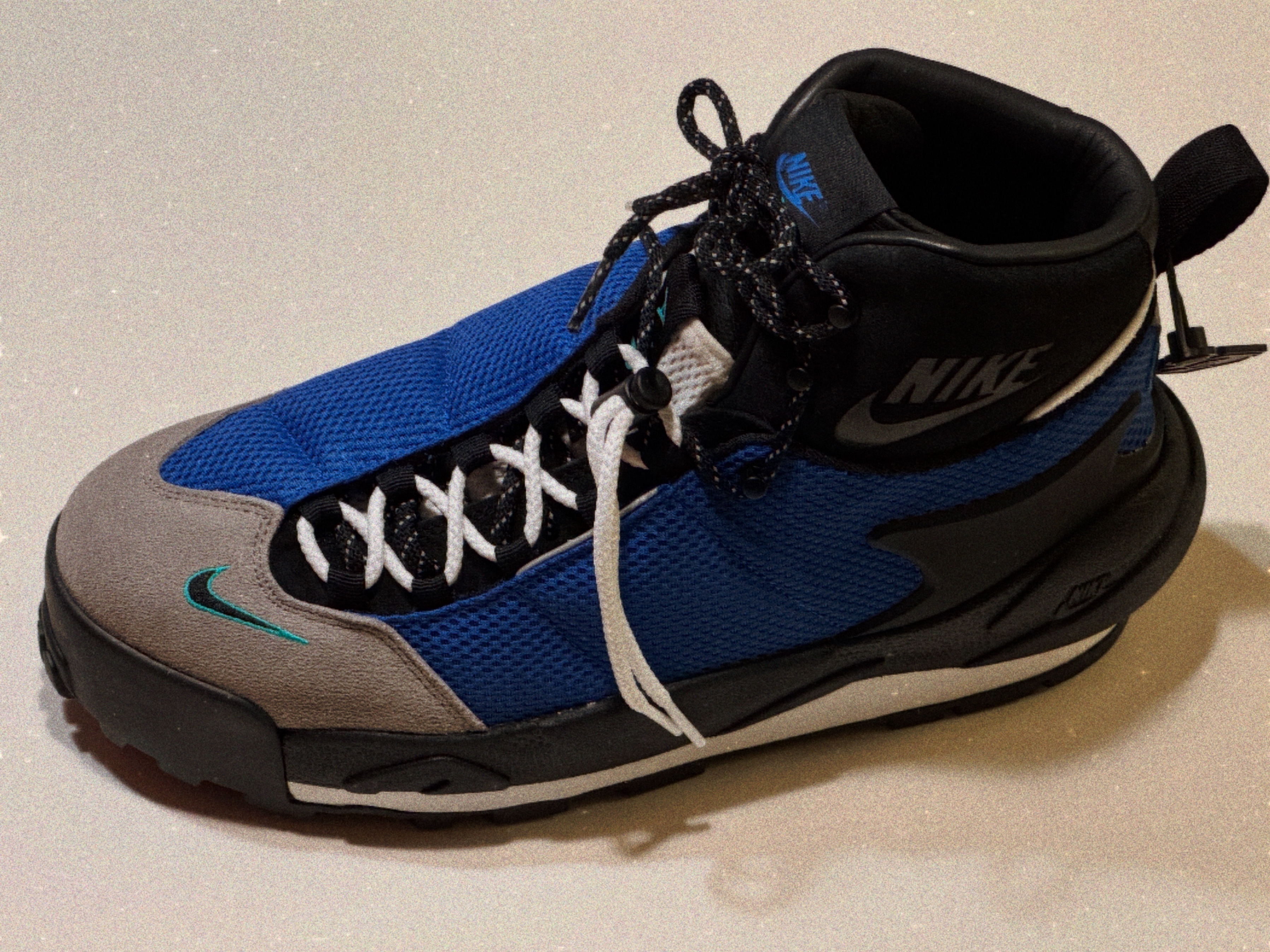 Nike x Sacai Magmascape SP Varsity Royal 착용 스타일