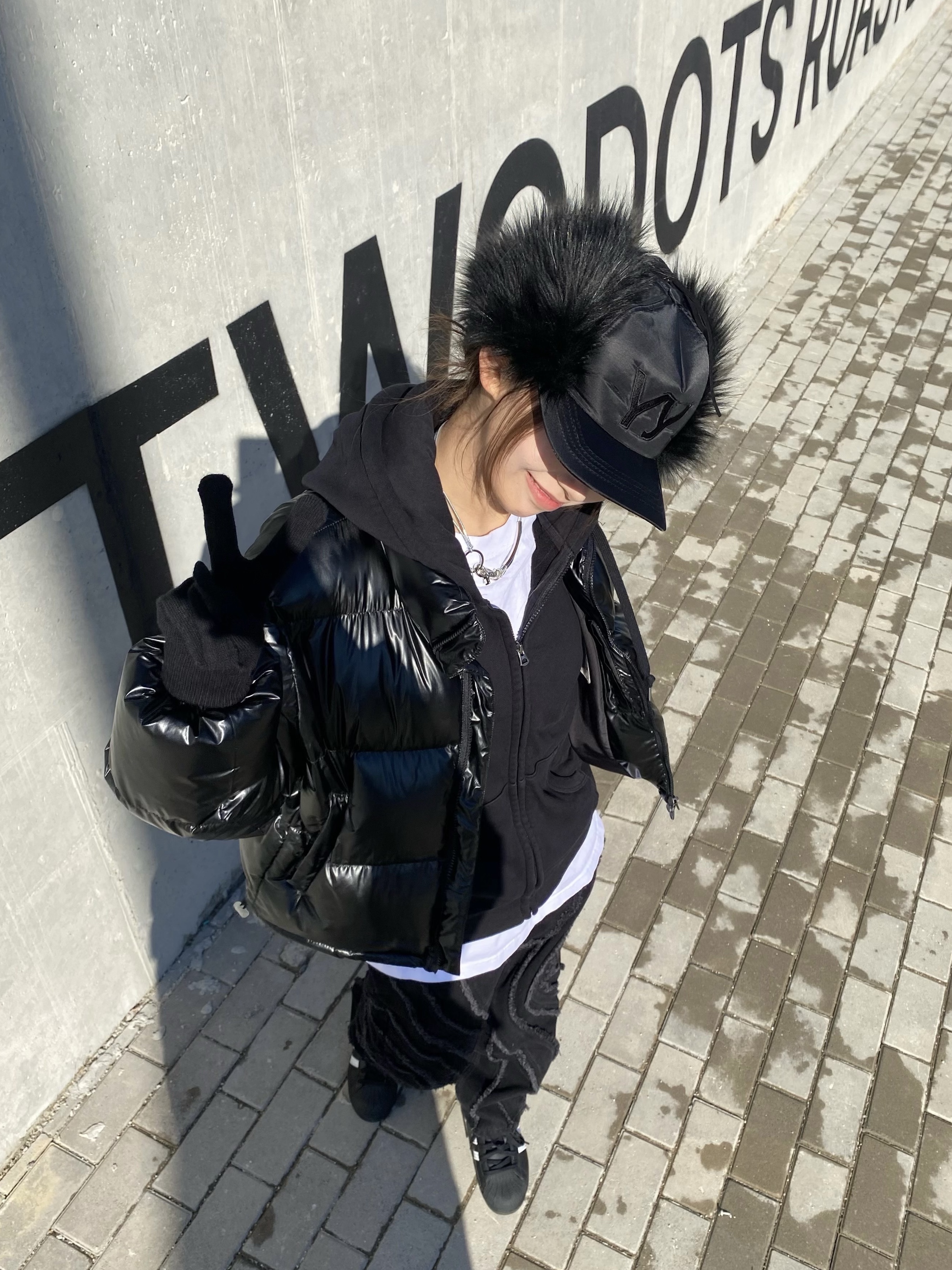 Open Yy Faux Fur Earflap Cap Black, Adidas Superstar Core Black White 착용 스타일 - 1