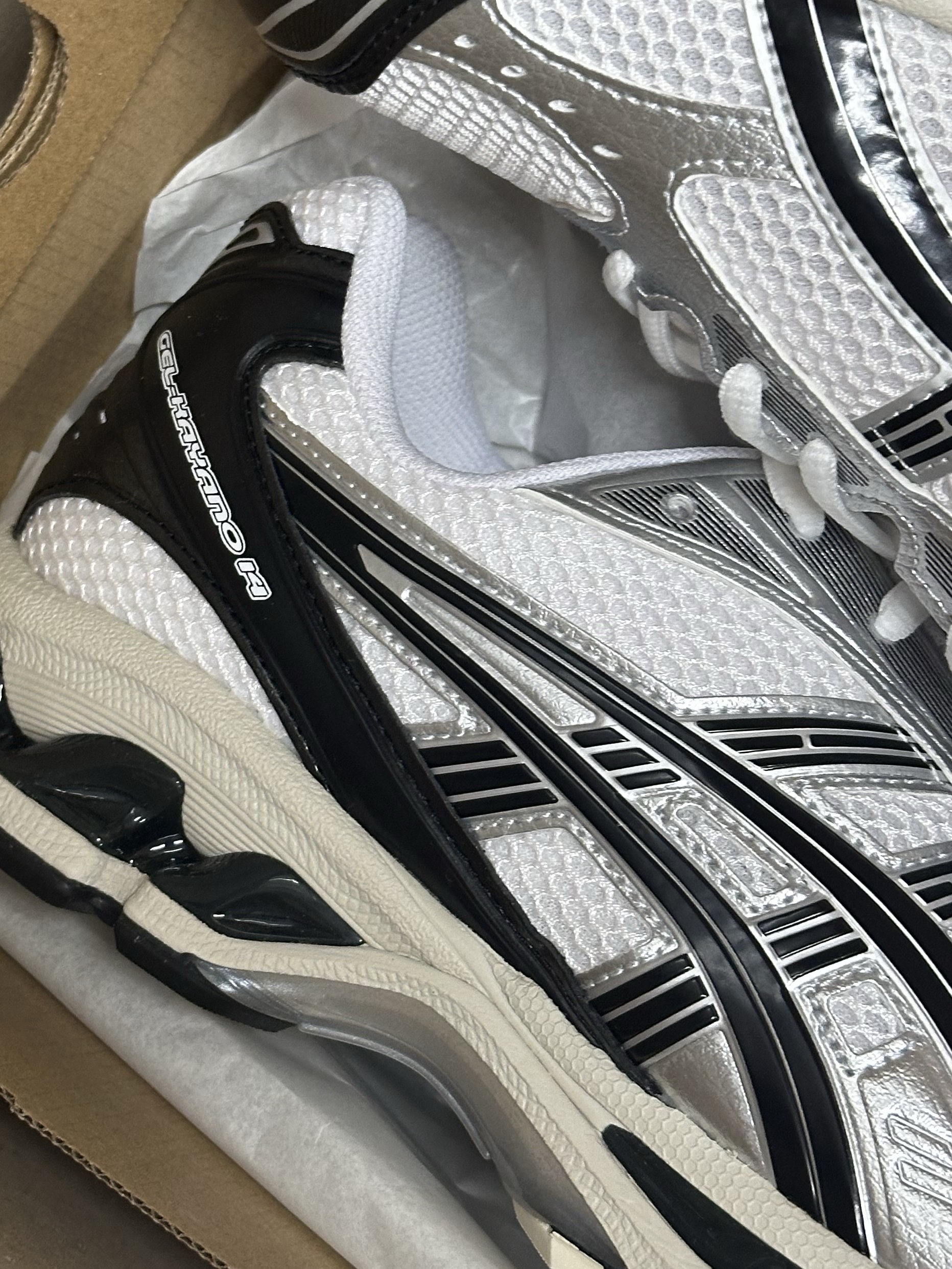 Asics Gel-Kayano 14 White Black 착용 스타일 - 5
