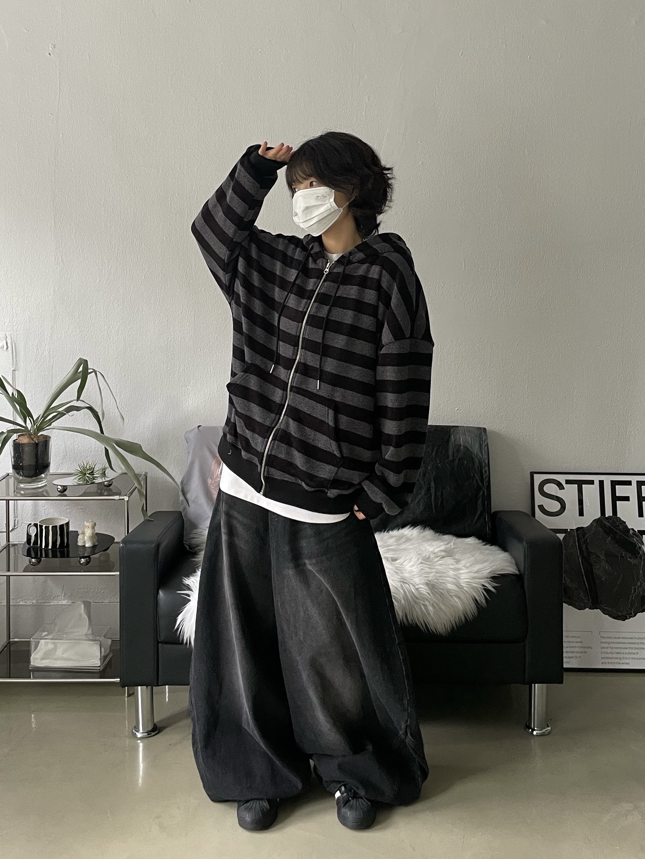 Supreme Pigment Canvas S Logo 6-Panel Black - 23SS 착용 스타일 - 3