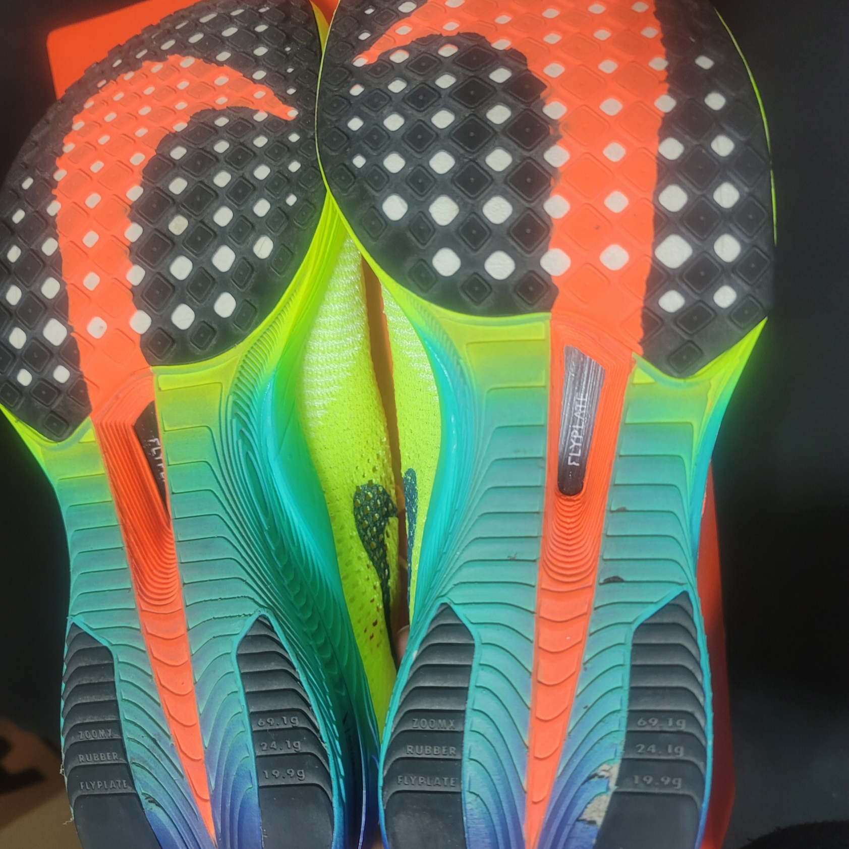 Nike ZoomX Vaporfly Next% 3 Volt Scream Green 착용 스타일