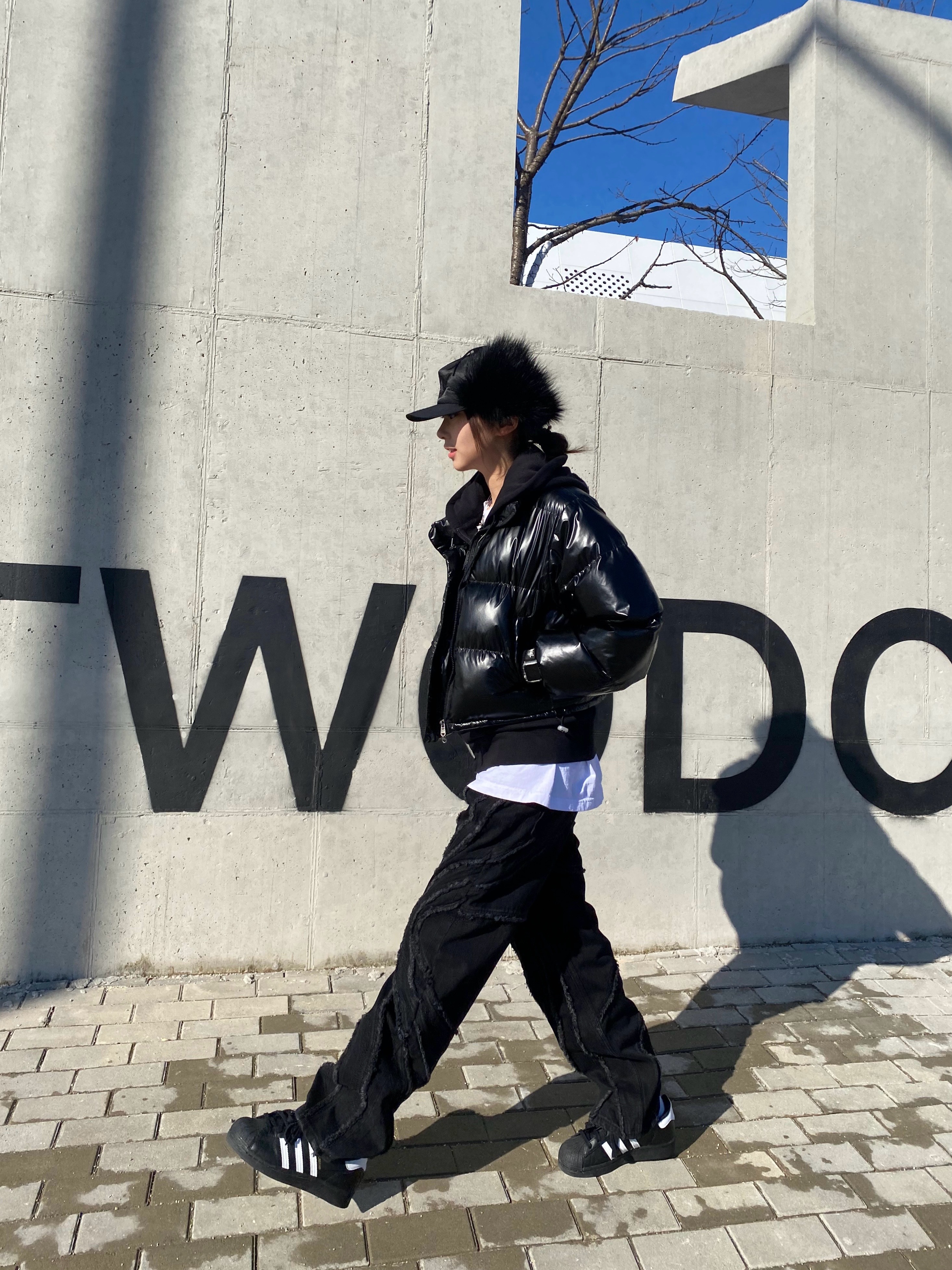 Open Yy Faux Fur Earflap Cap Black, Adidas Superstar Core Black White 착용 스타일 - 2