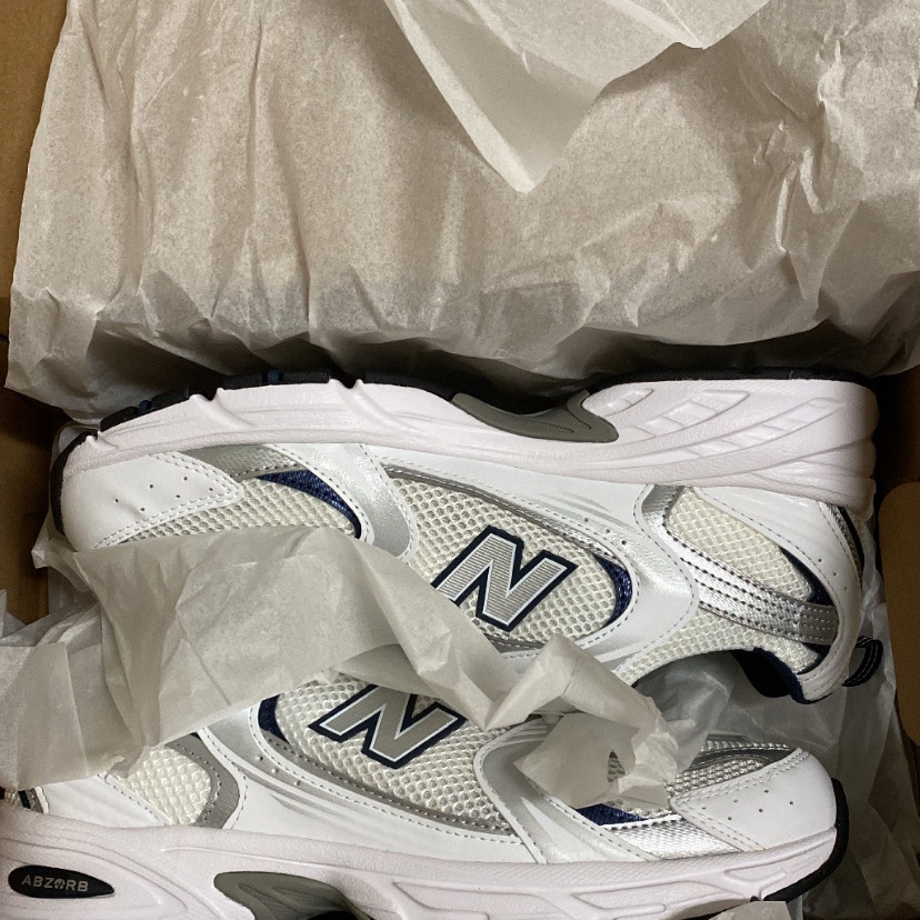 New Balance 530 White 착용 스타일