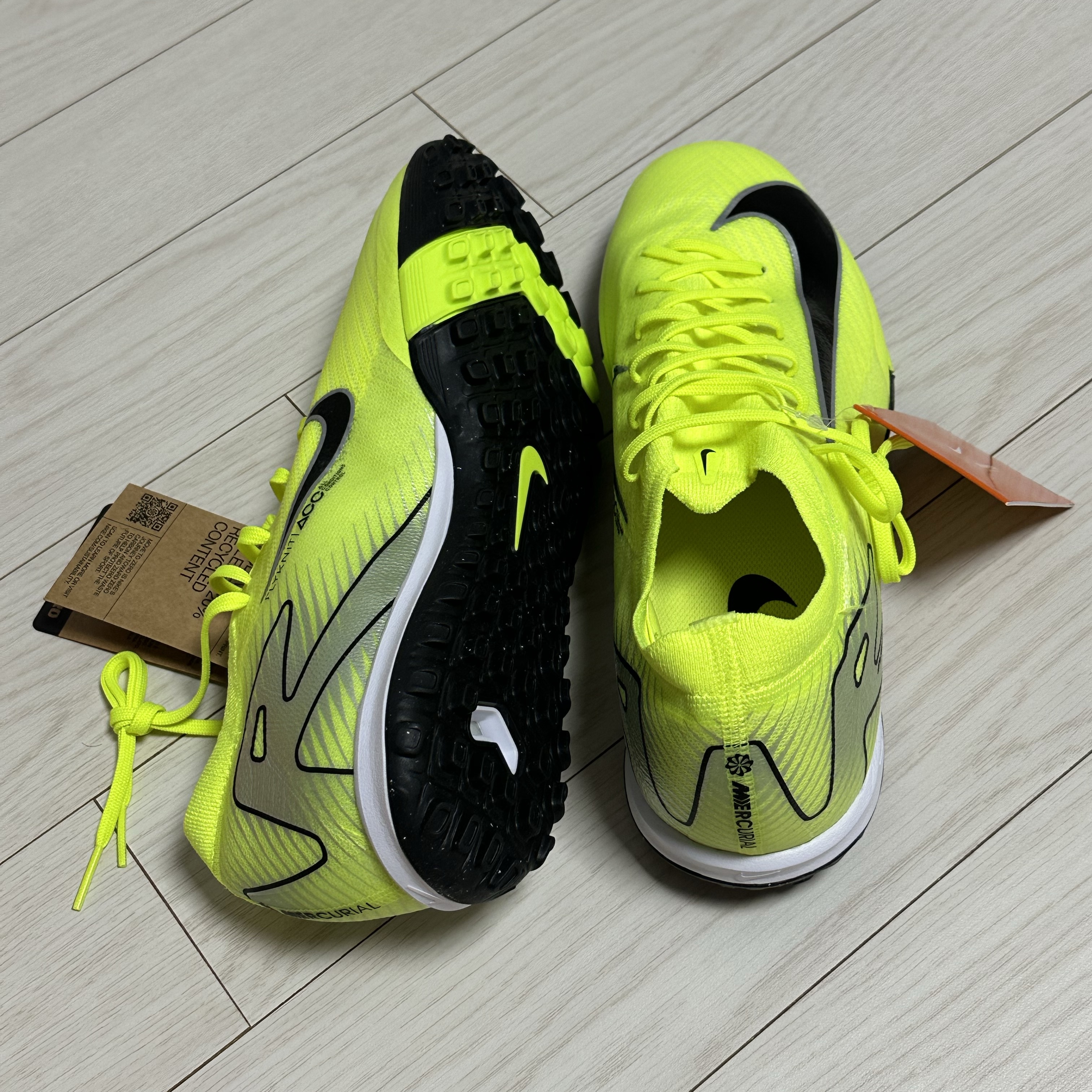 Nike Zoom Mercurial Vapor 16 Pro TF Volt Black 착용 스타일