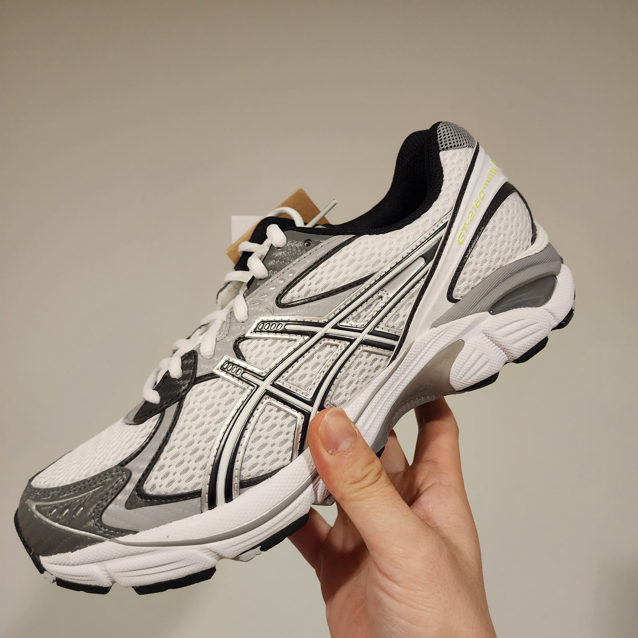 Asics x JJJJound GT-2160 White Black 착용 스타일 - 2