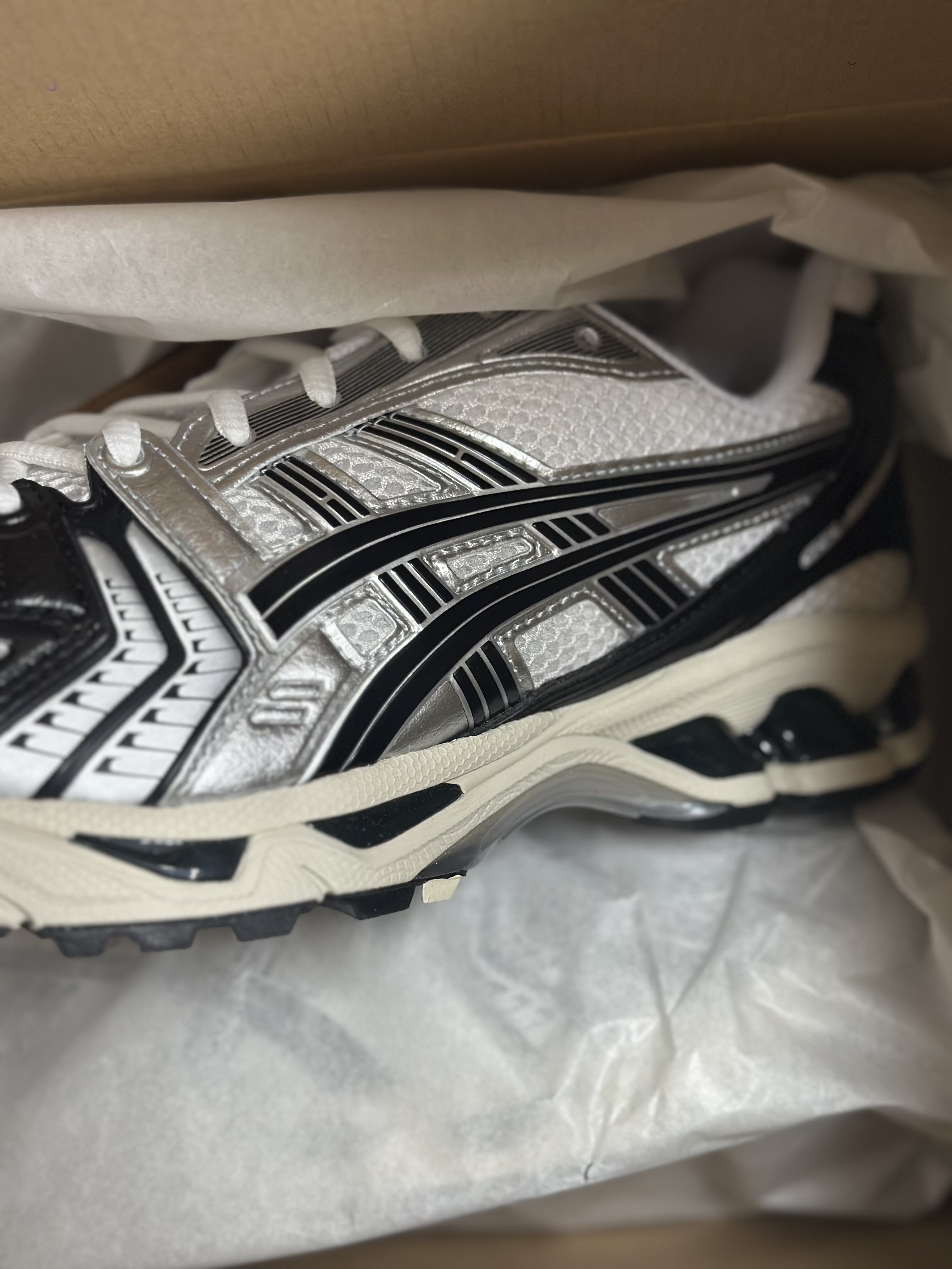 Asics Gel-Kayano 14 White Black 착용 스타일 - 3