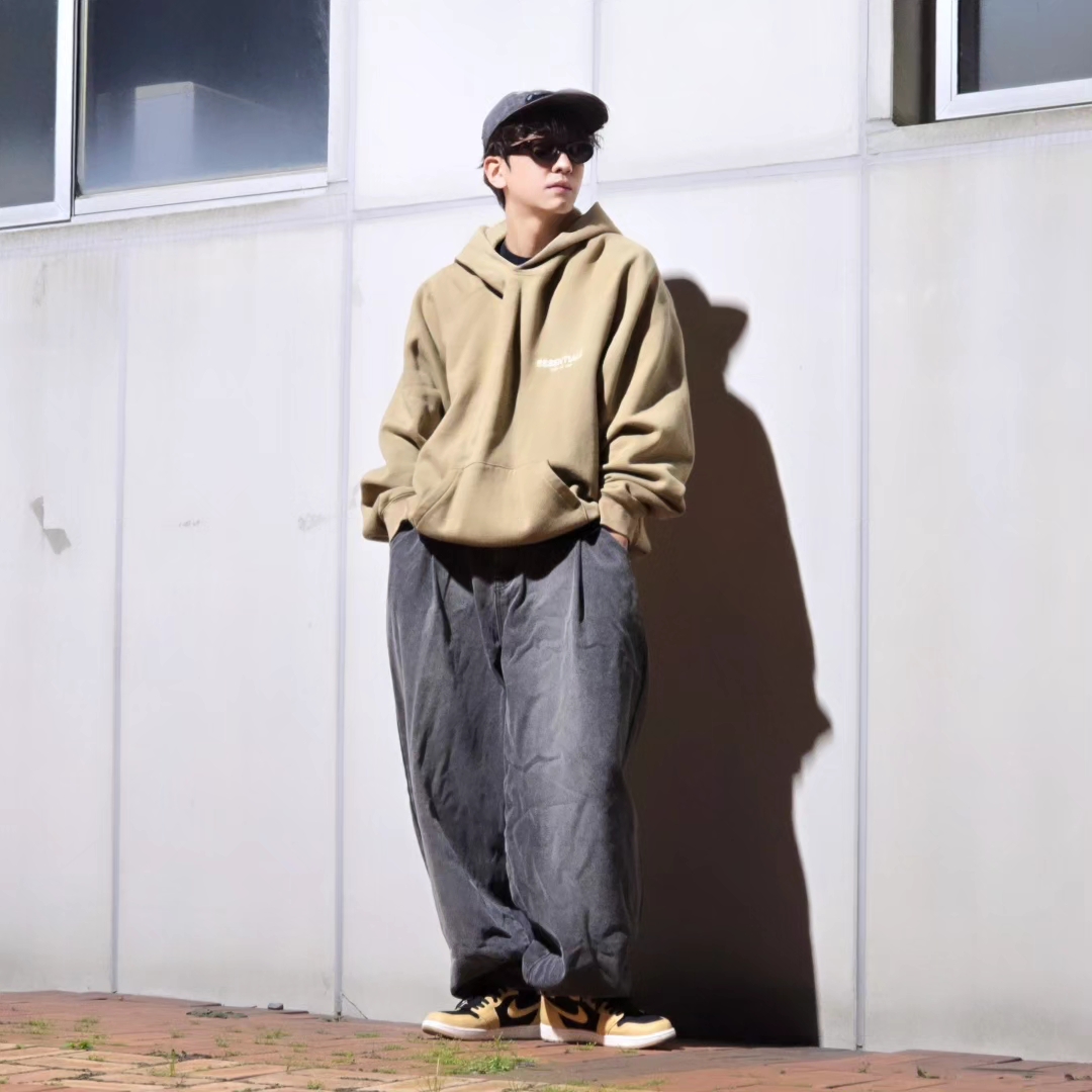 Essentials Hoodie Oak - 22SS, Jordan 1 Retro High OG Vachetta Tan 착용 스타일 - 3