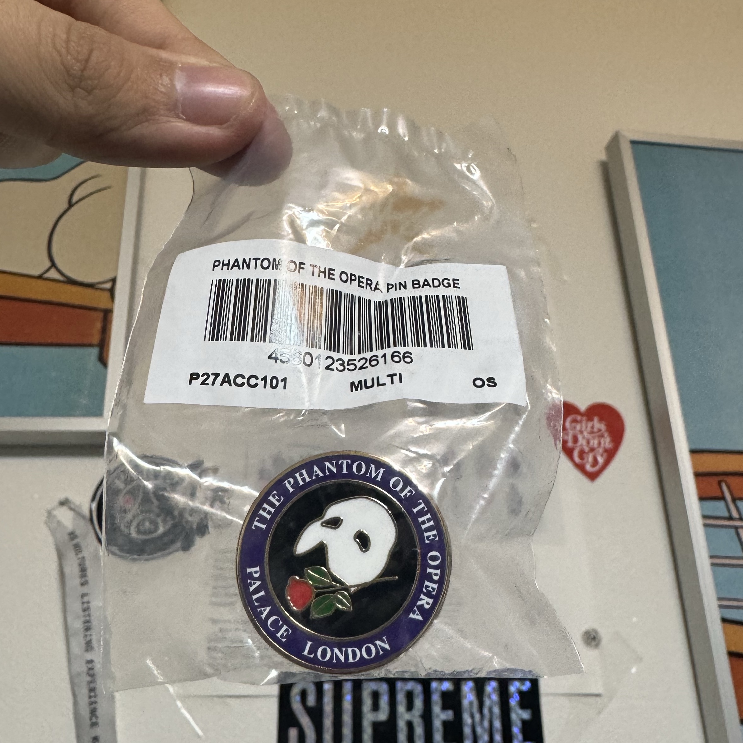 Palace Phantom of The Opera Pin Badge Multi - 24FW 착용 스타일