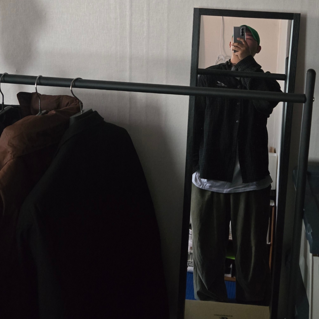 Ballute Drape Over Silhouette Jacket Black, Marshall Major V Black (Korean Ver.) 착용 스타일 - 1