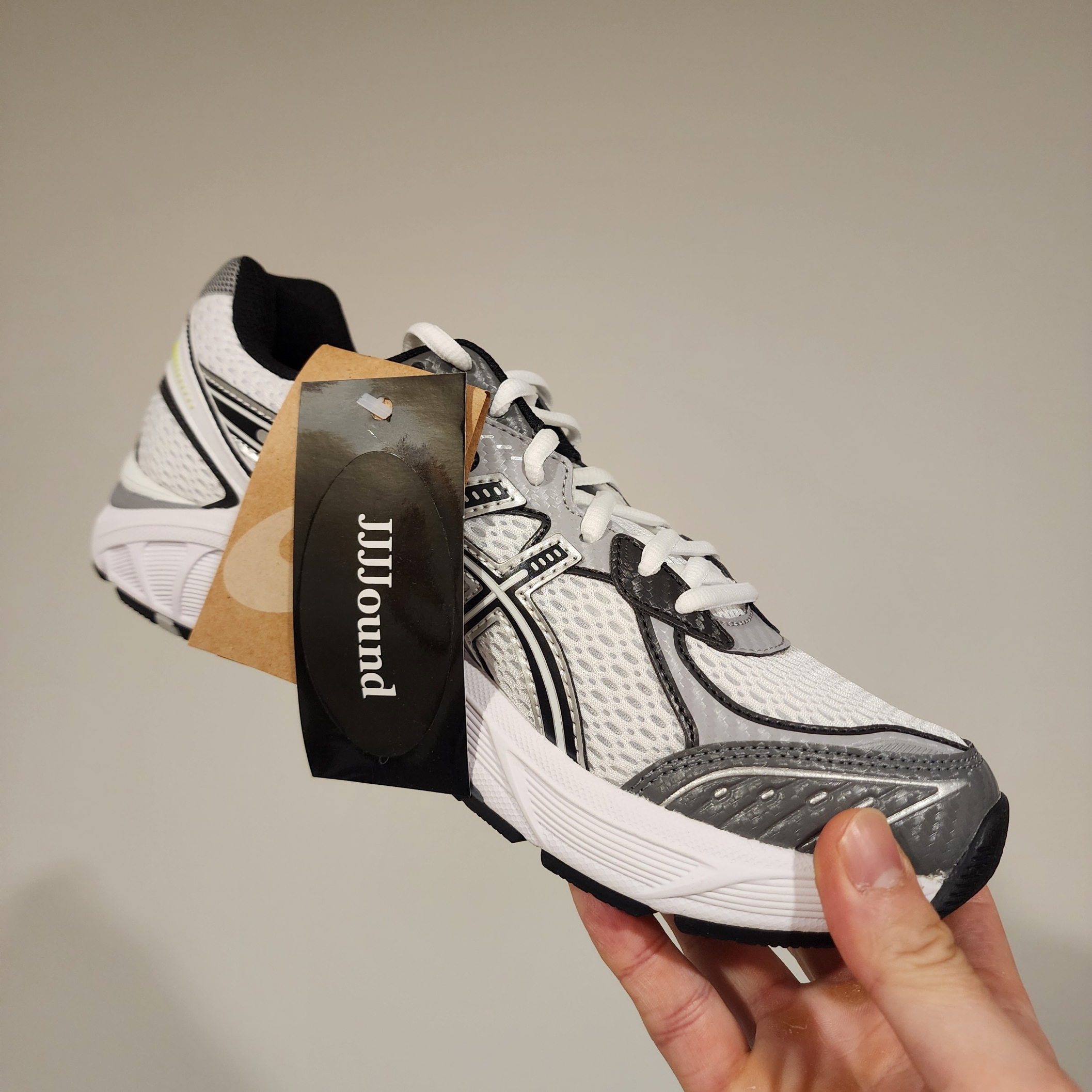 Asics x JJJJound GT-2160 White Black 착용 스타일 - 1