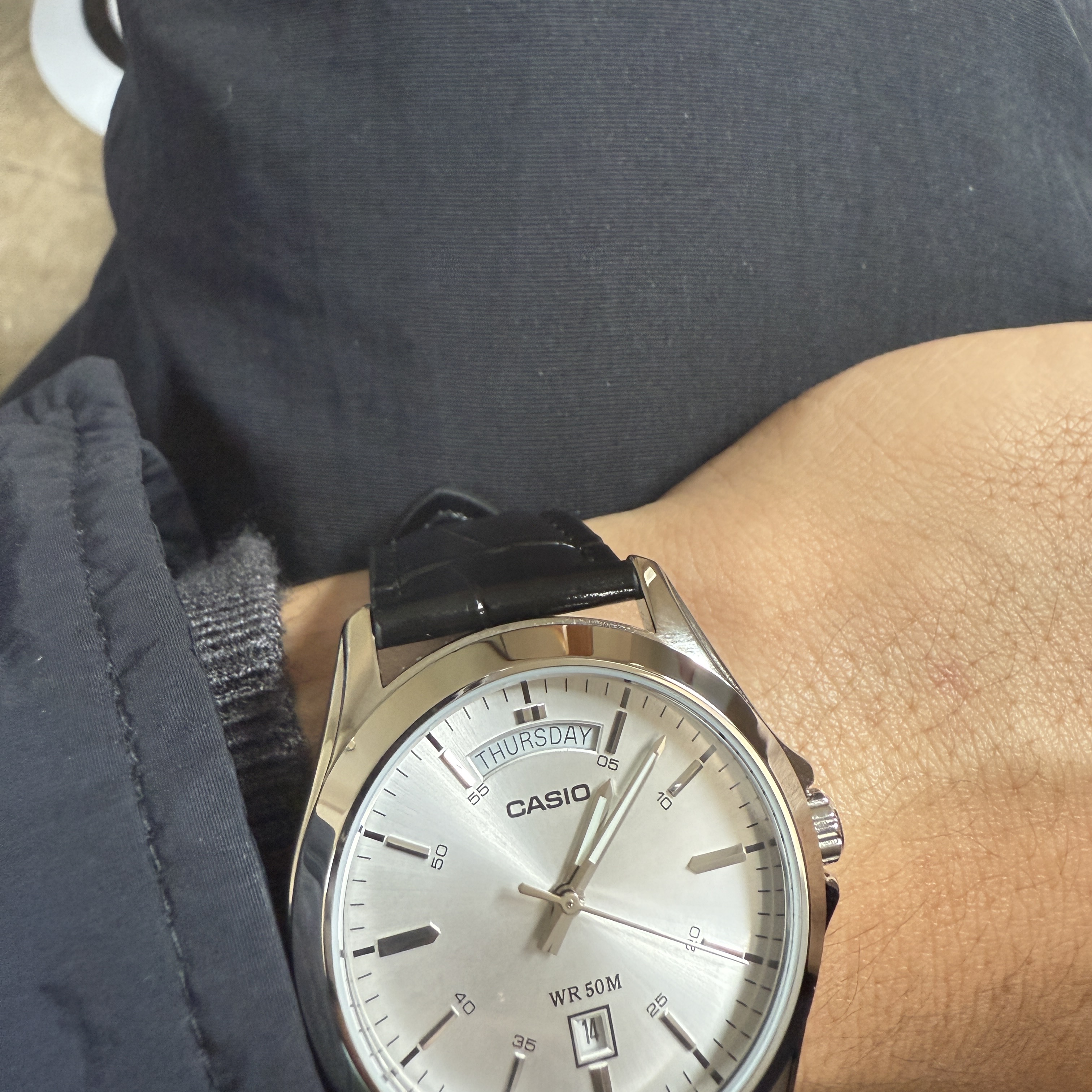 Casio MTP-1370L-7AVDF 착용 스타일