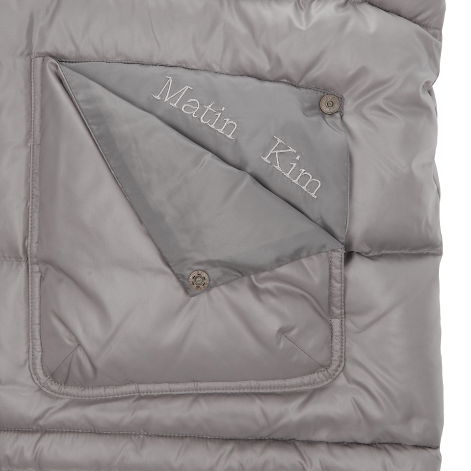 (W) Matin Kim Folded Pocket Down Vest Beige 착용 스타일 - 5