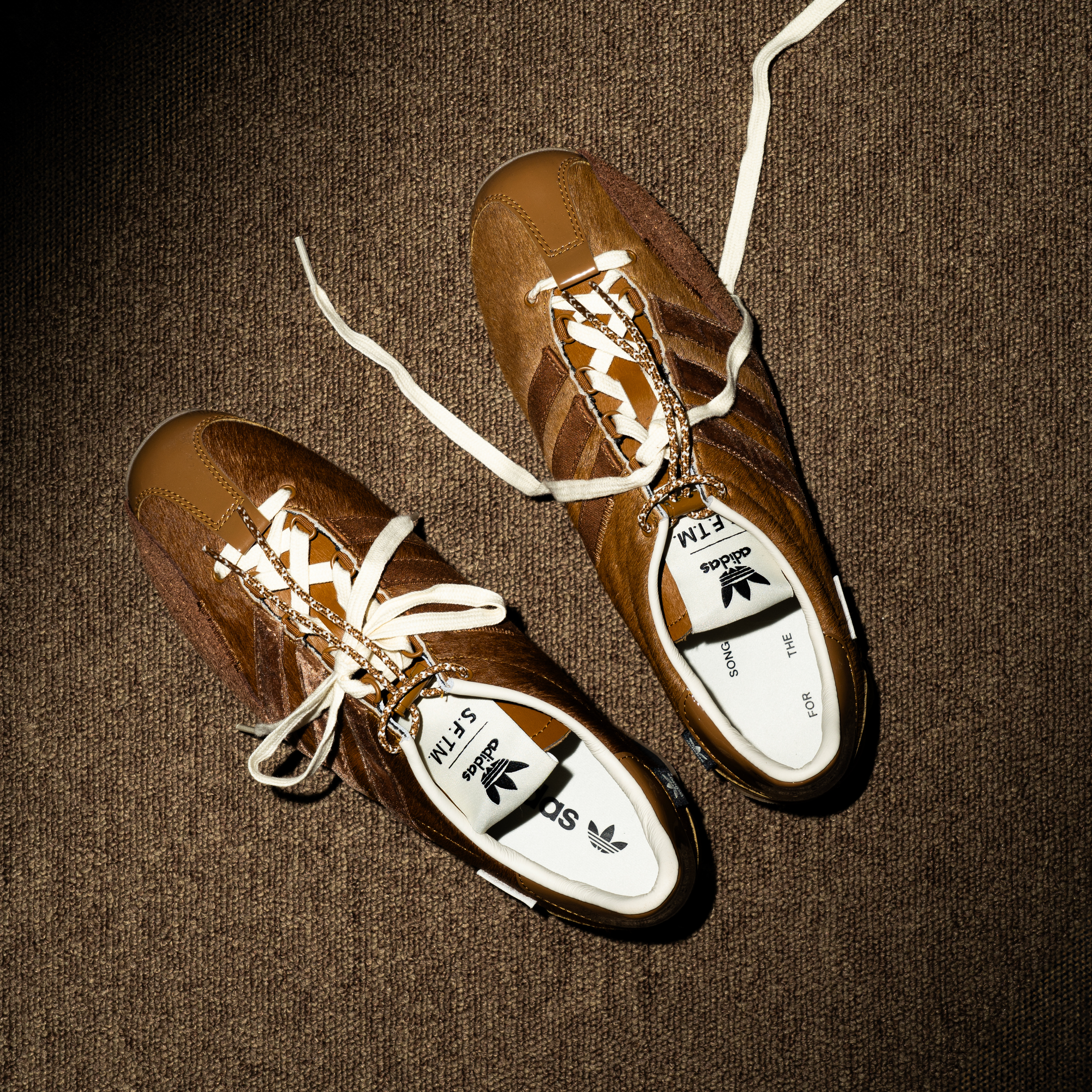 Adidas x Song for the Mute Country OG Bronze Strata Wild Brown 착용 스타일 - 1