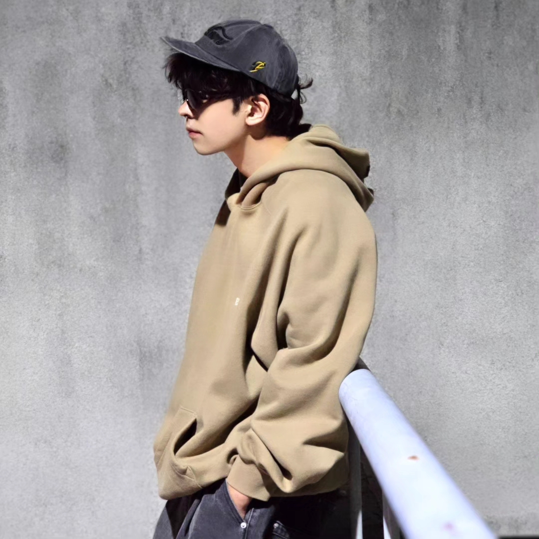 Essentials Hoodie Oak - 22SS, Jordan 1 Retro High OG Vachetta Tan 착용 스타일 - 1