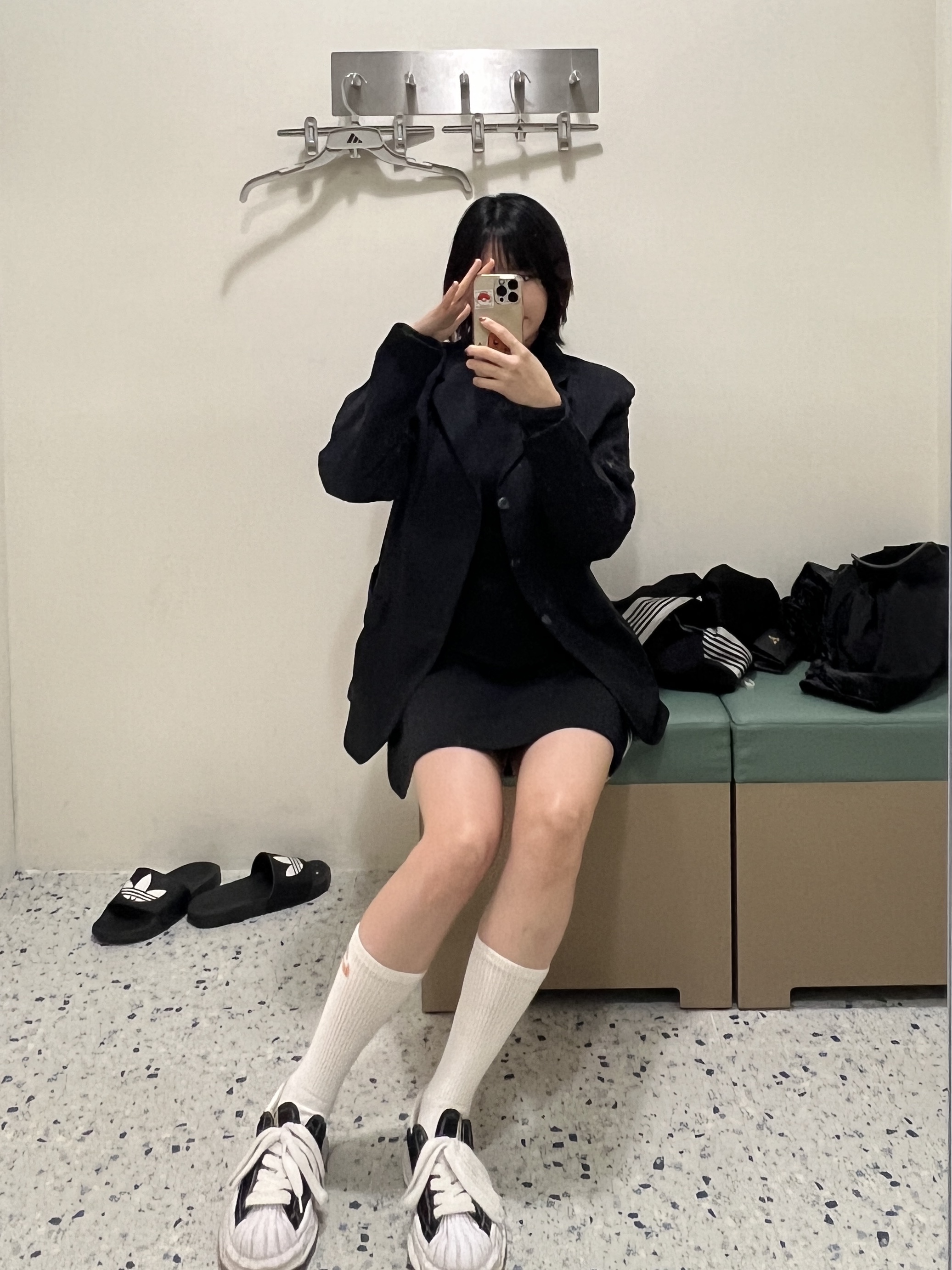 Maison Mihara Yasuhiro Blakey OG Sole Canvas Low-top Sneakers Black White 착용 스타일 - 3