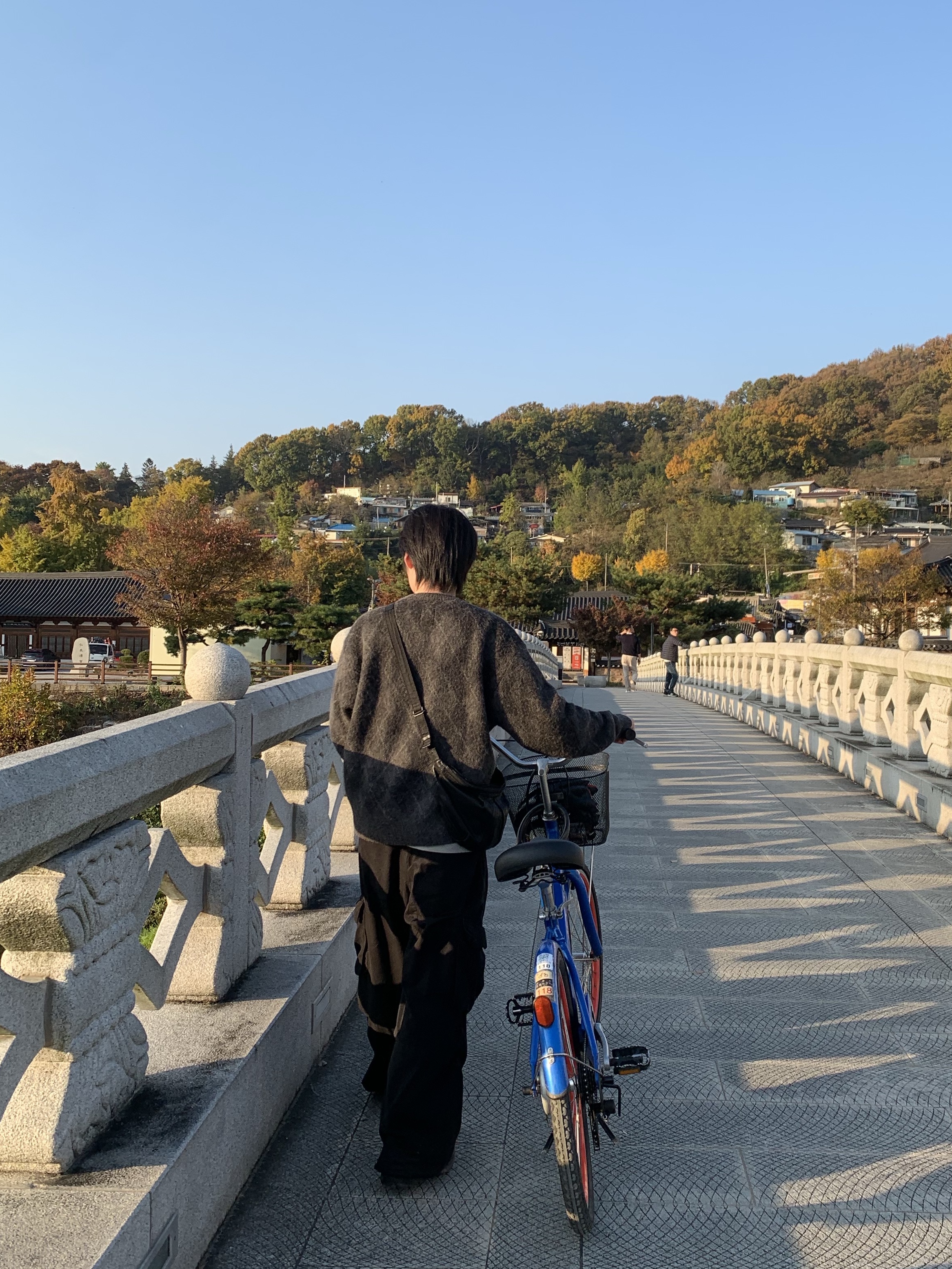 Polyteru Calf Bag Black Lambskin, Polyteru Belted Cargo Pants 1.2v Black 착용 스타일 - 2