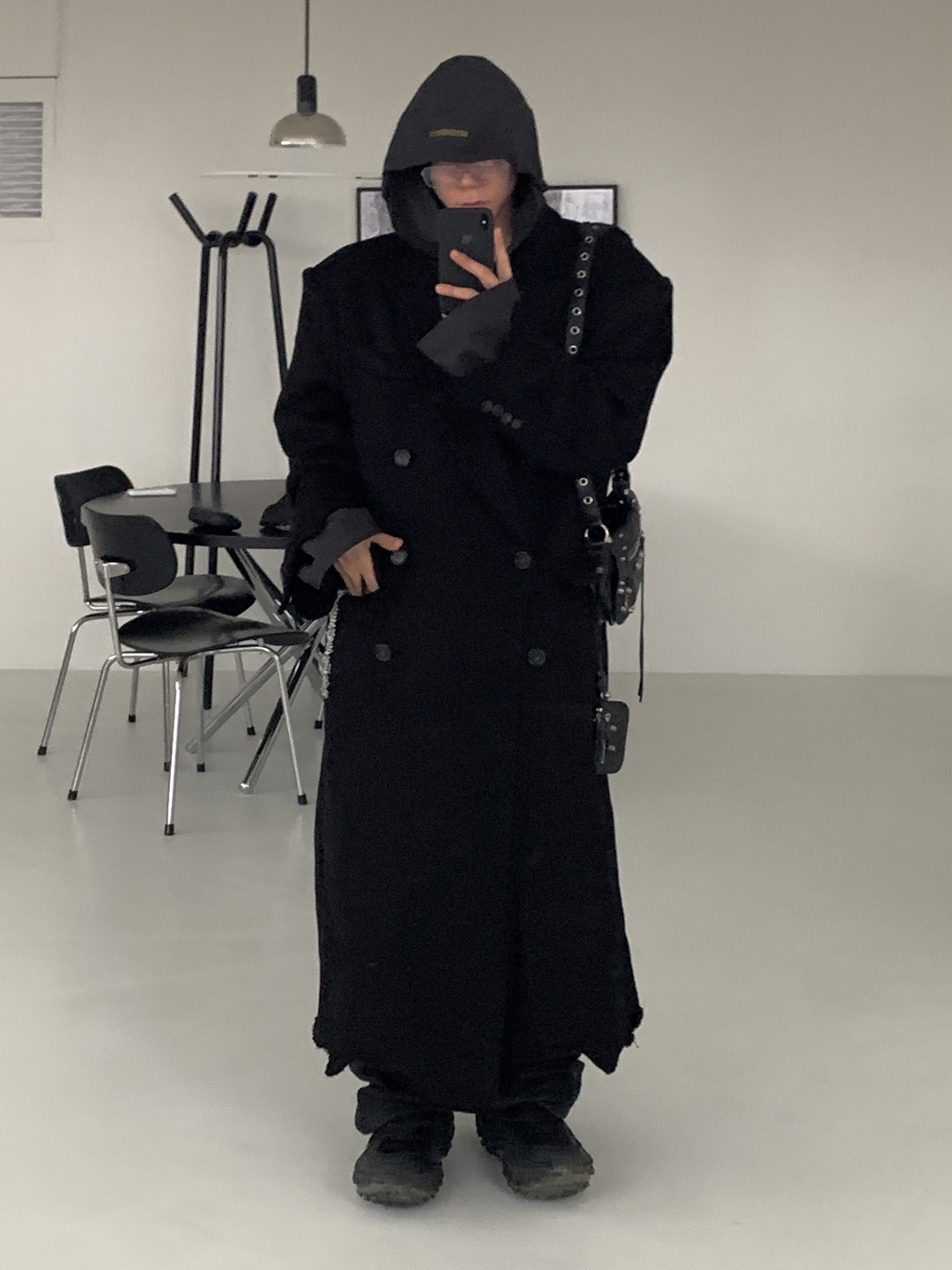 Zara x Ader Error Wool Blend Oversize Coat Black, Our Legacy Hairy Wool Whale Coat Black 착용 스타일 - 4