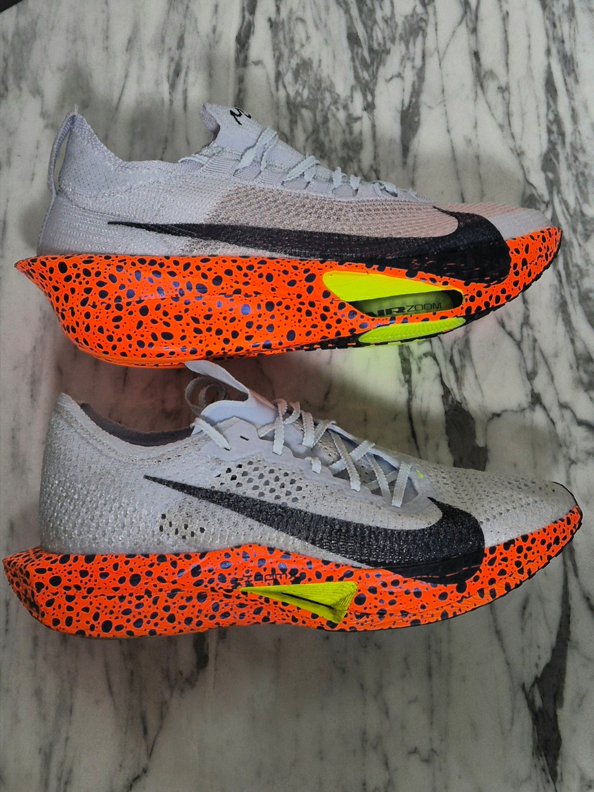 Nike ZoomX Vaporfly Next% 3 Electric, Nike Air Zoom Alphafly Next% 3 Olympic Safari 착용 스타일 - 1