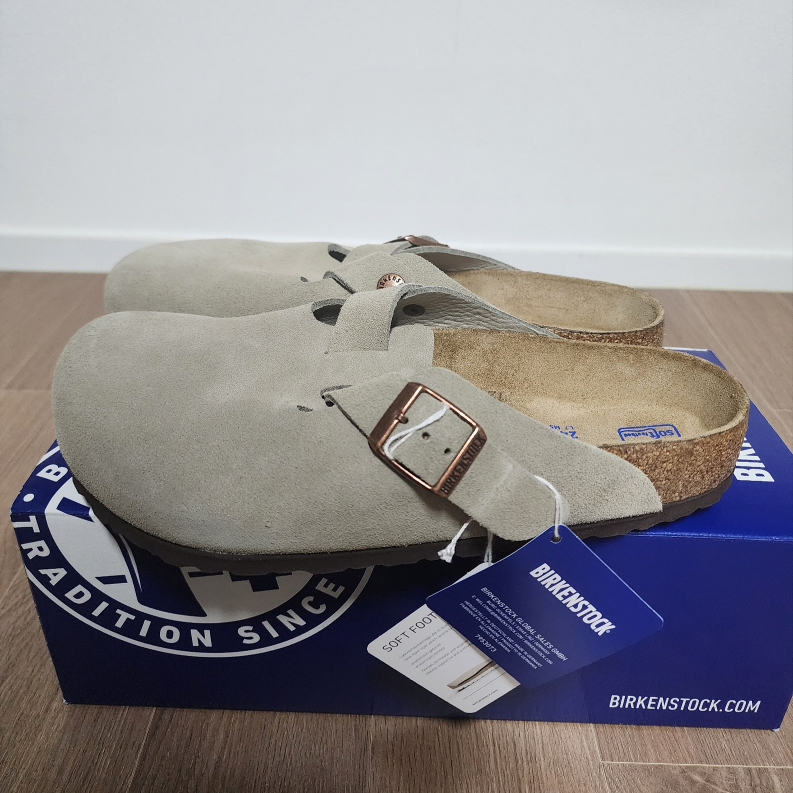 Birkenstock Boston Soft Footbed Taupe - Regular 착용 스타일 - 2