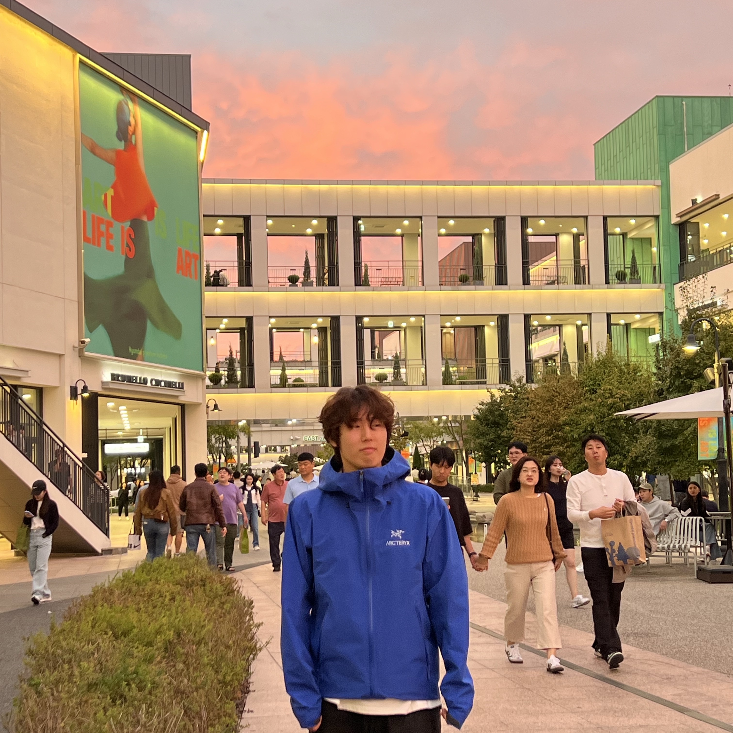 Arc'teryx Beta LT Jacket Vitality 착용 스타일 - 2