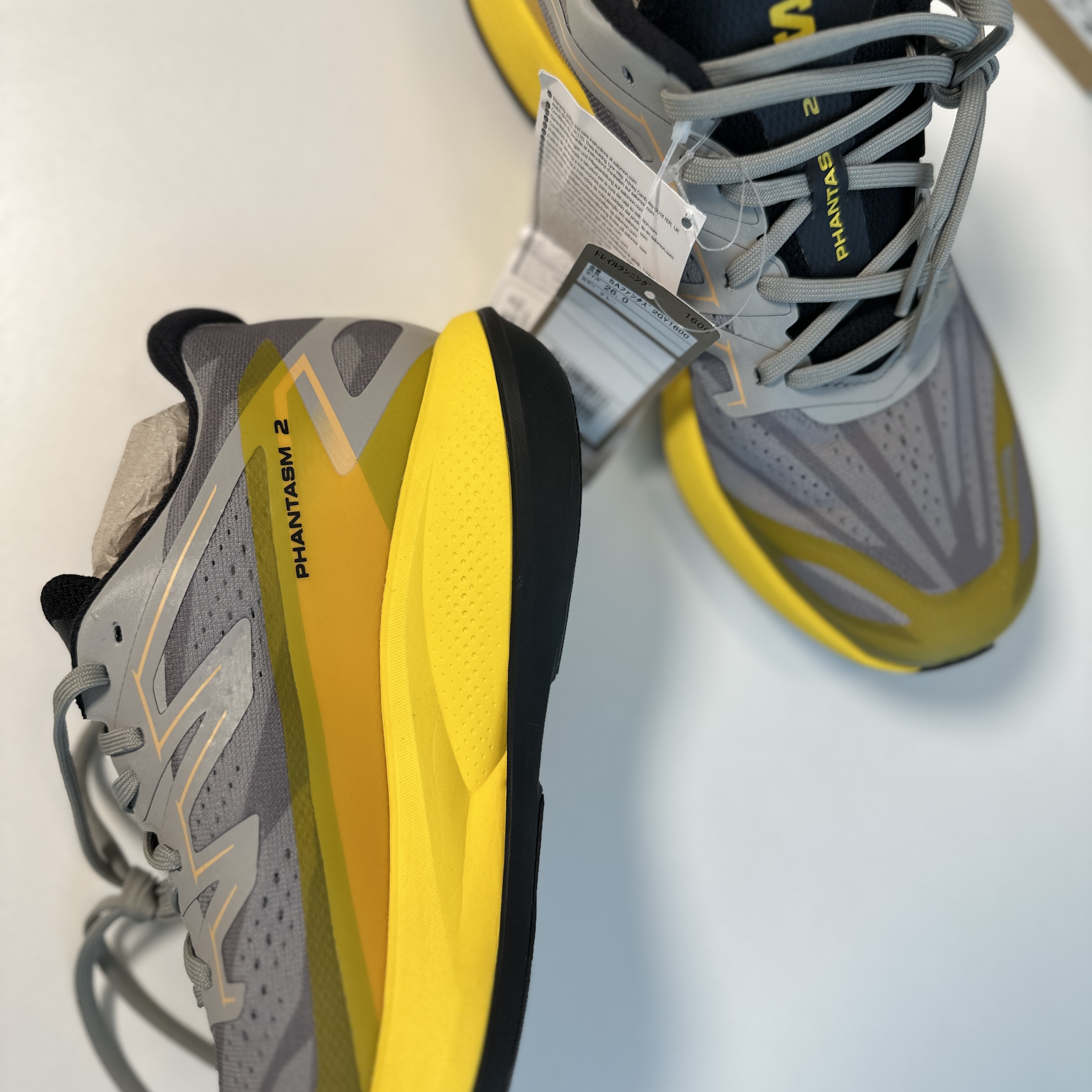 Salomon Phantasm 2 Ghost Grey Lemon 착용 스타일 - 5